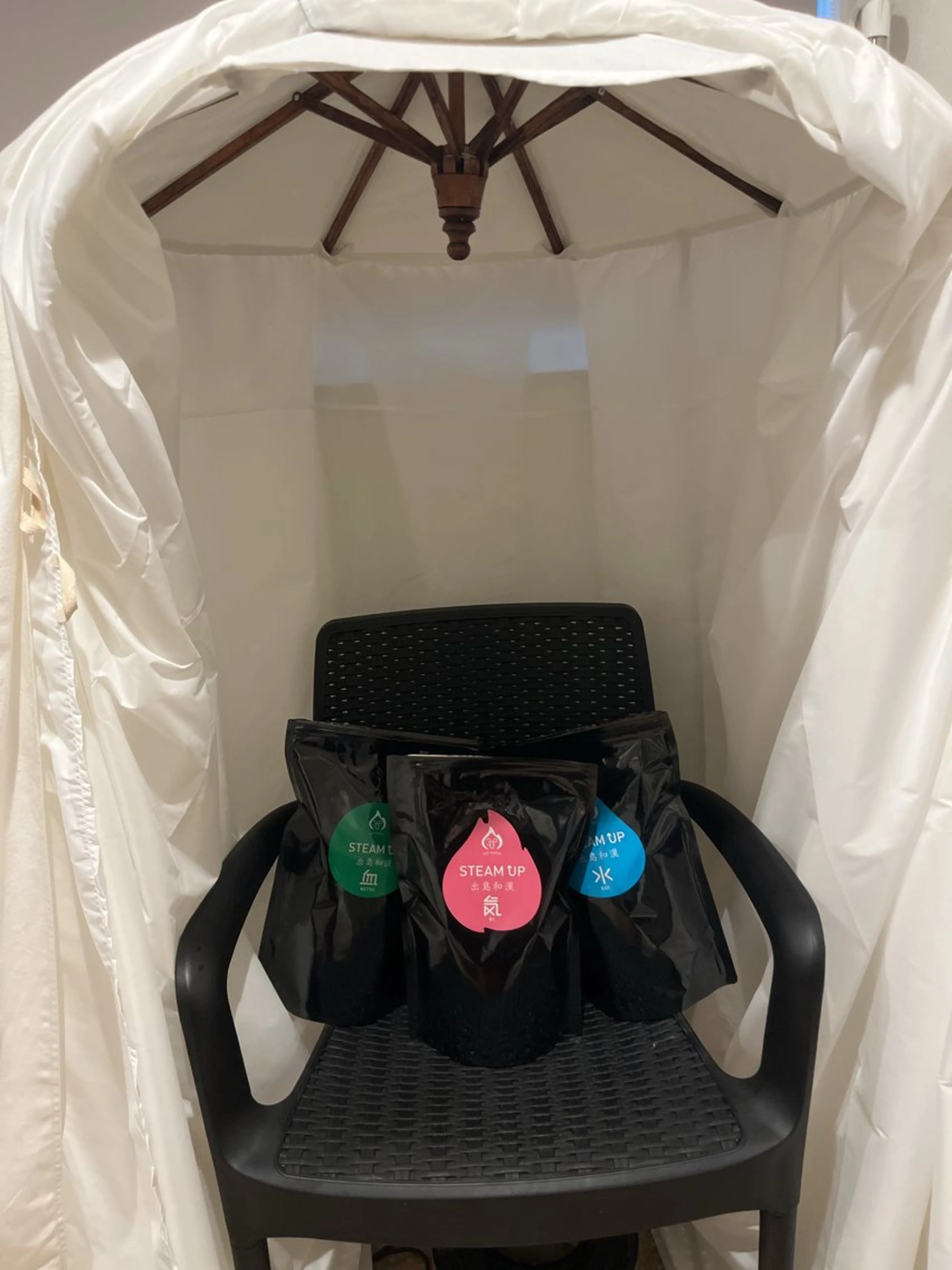 【冷え・むくみが気になる方】体質別ハーブスチームテント(よもぎ蒸し)(ミネラルウォーター付き）20分2,200円の写真