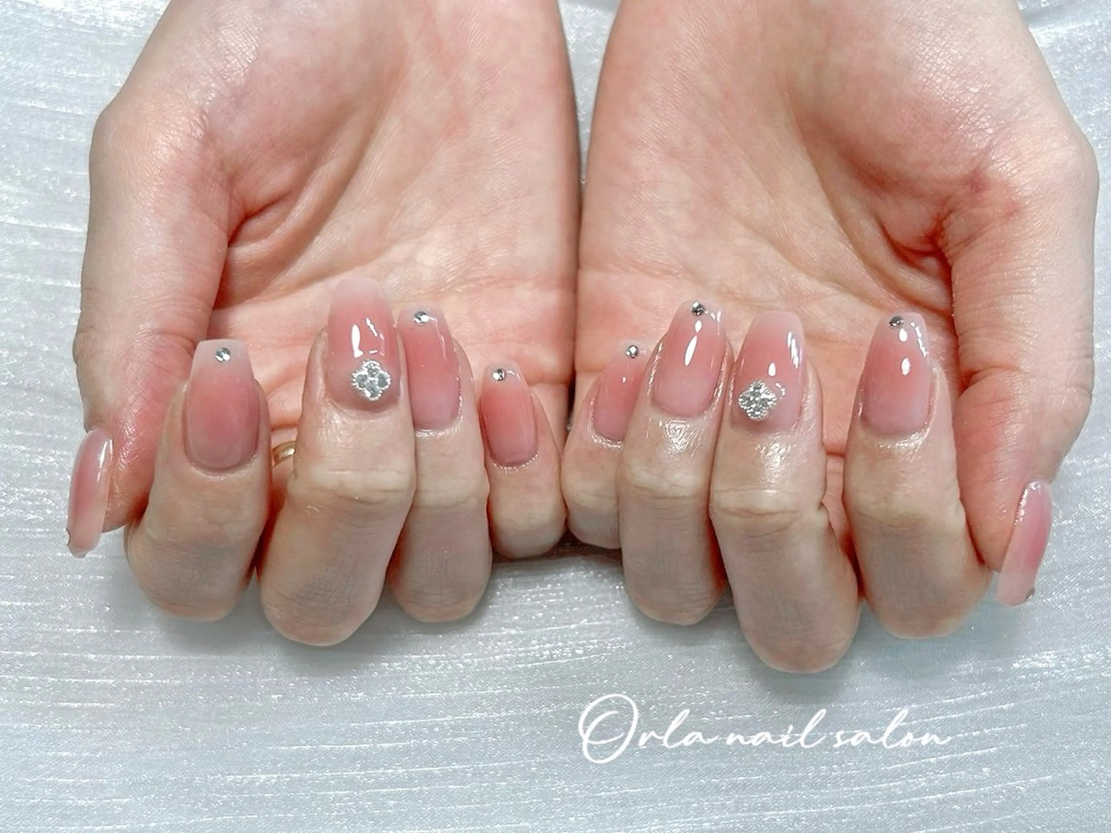 ミディアム カラー グラデーションカラー 韓国風ヘア Orla nail salonのネイルデザイン