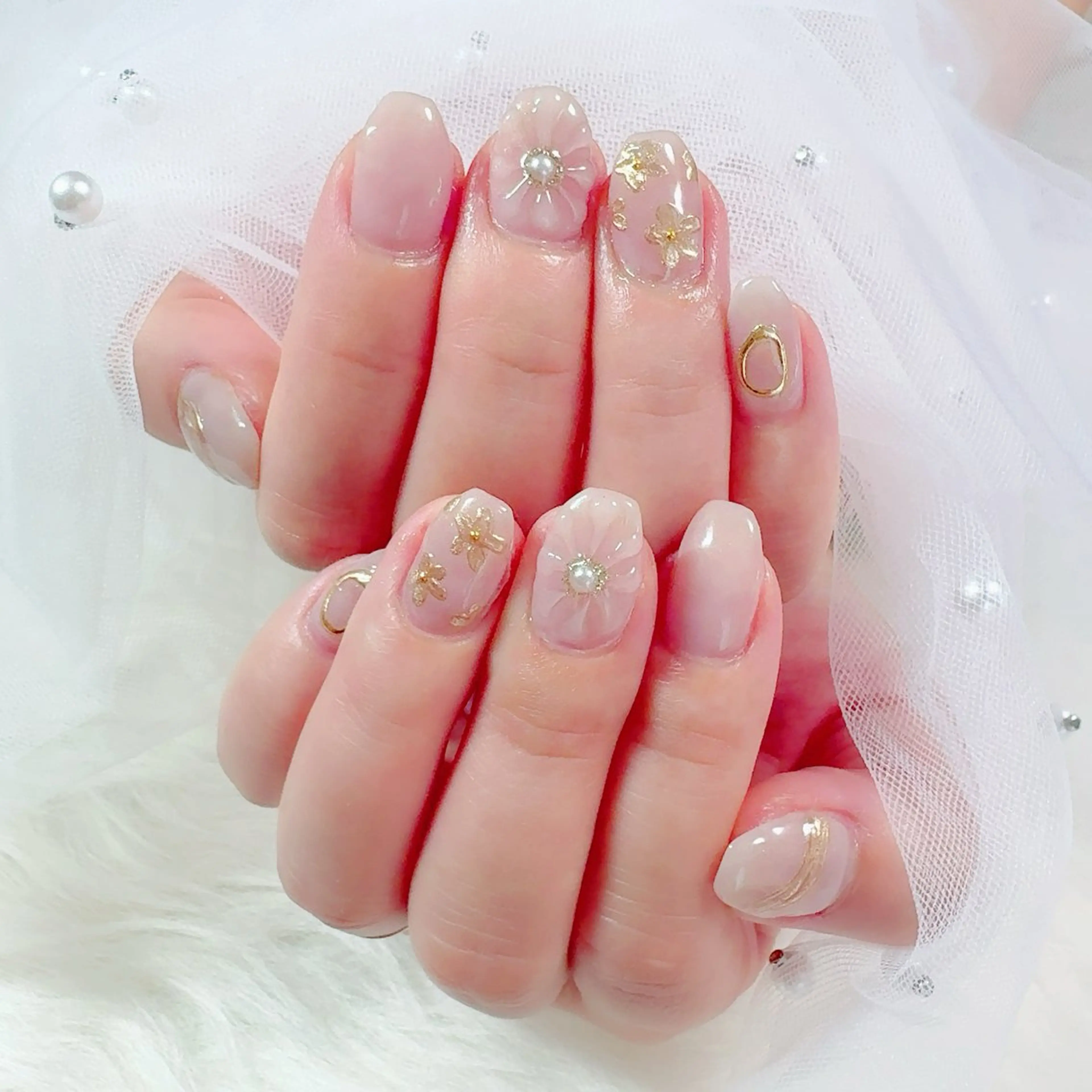 ネイル アートネイル フラワーネイル ゴールド ミラーネイル オフィスネイル マジョリカ ブルーのネイルデザイン