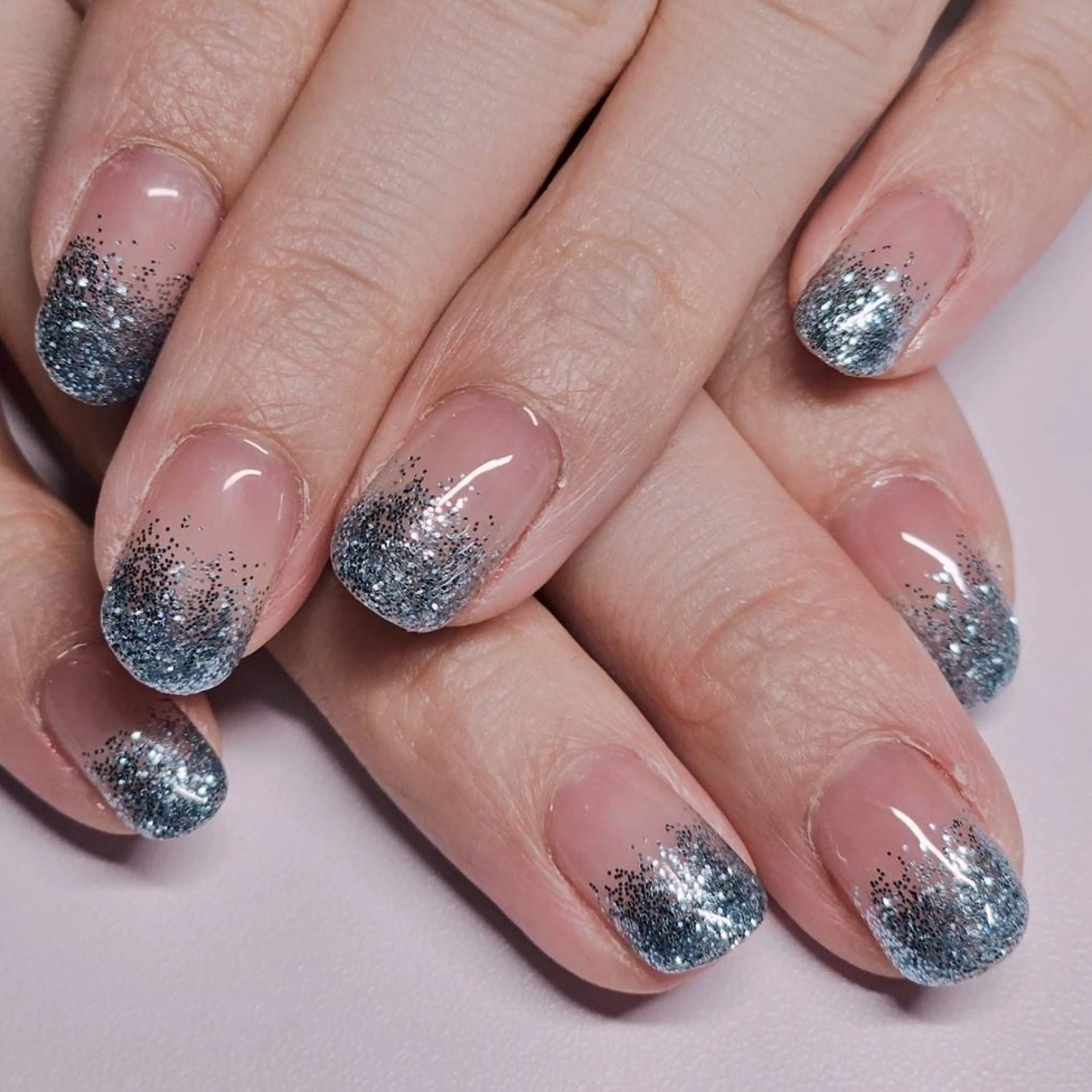 ネイル ブルー グラデーション ラメ(グリッター) ワンカラーネイル ハンドネイル よしだ ひろきのネイルデザイン