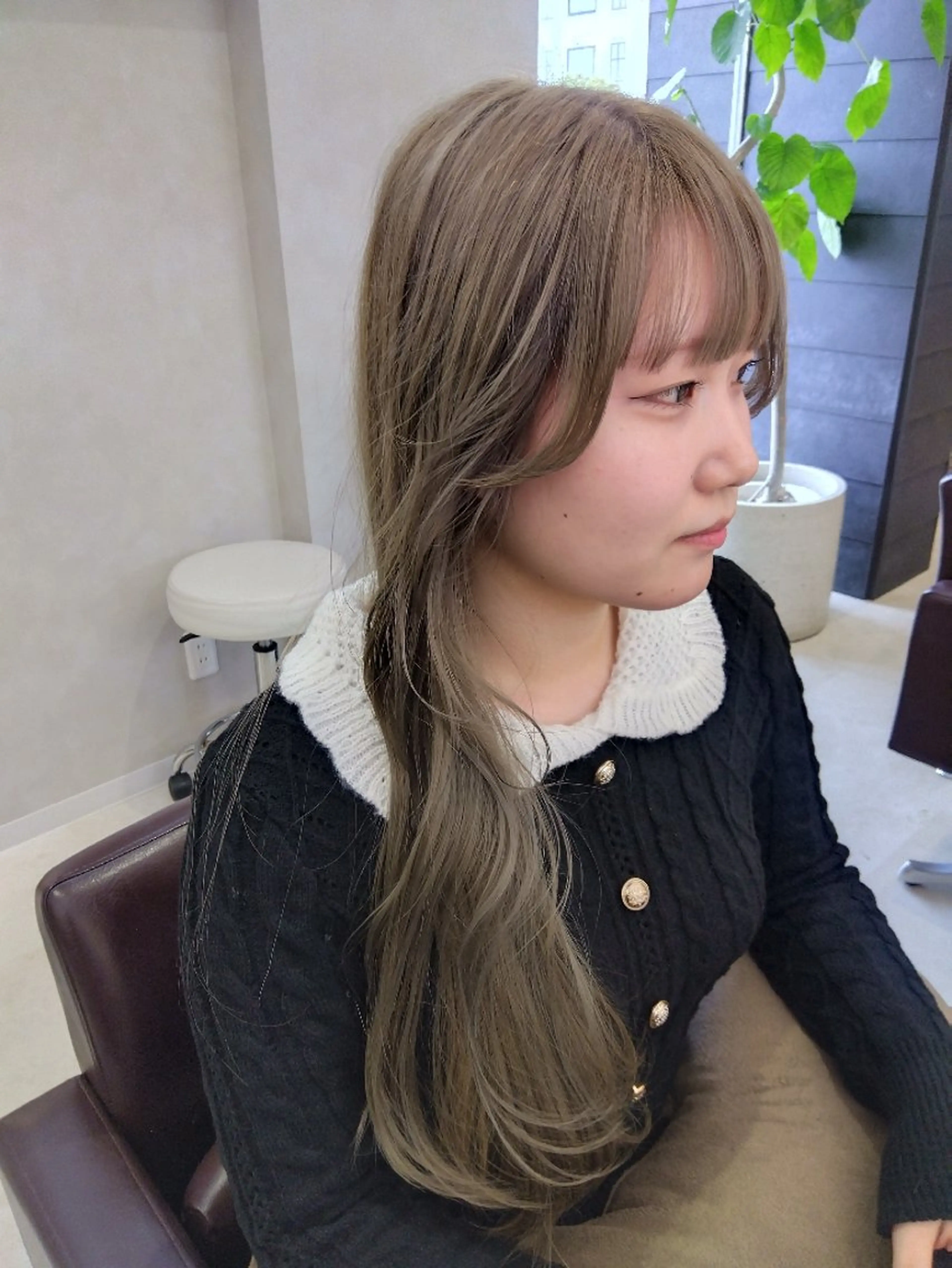 ロング カラー 板垣 佳那のヘアスタイル