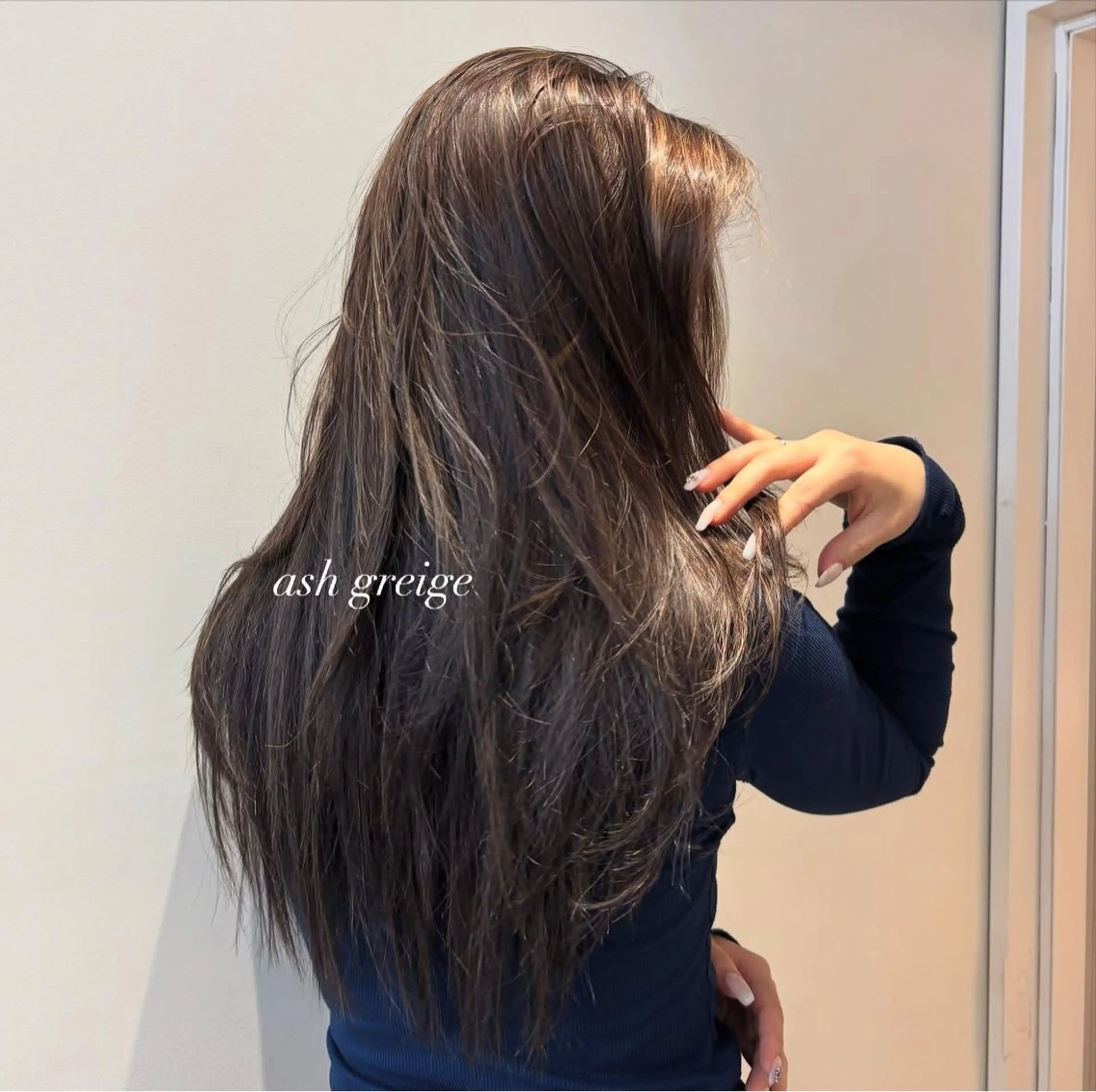 セミロング カラー 暗髪／艶髪／渋谷/ モモカ🎀のヘアスタイル