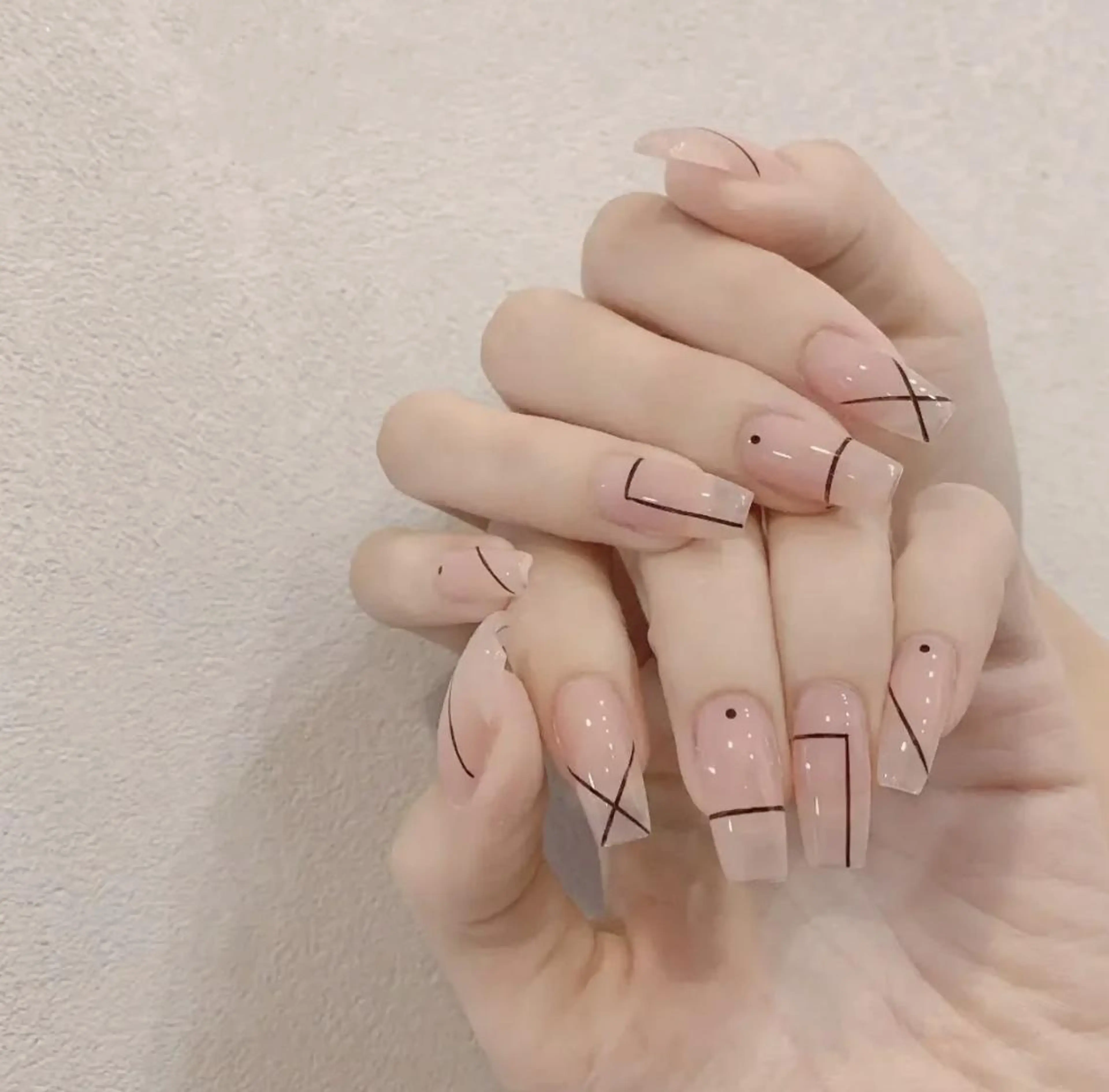 ネイル アートネイル 長さ出し ネイルチップ Queens momoのネイルデザイン