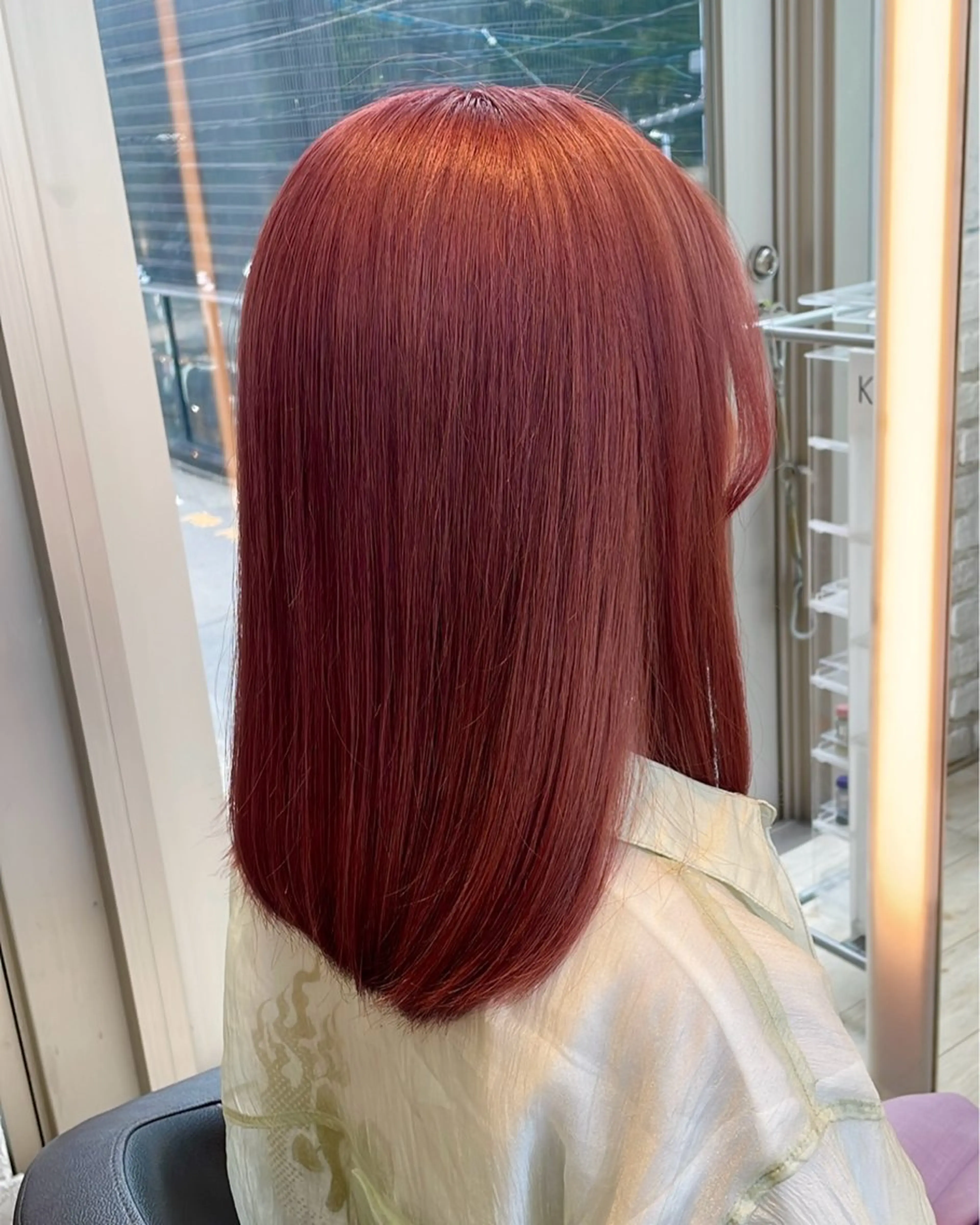 ミディアム カラー ブリーチ/髪質改善/ ハイトーン/暖色のヘアスタイル