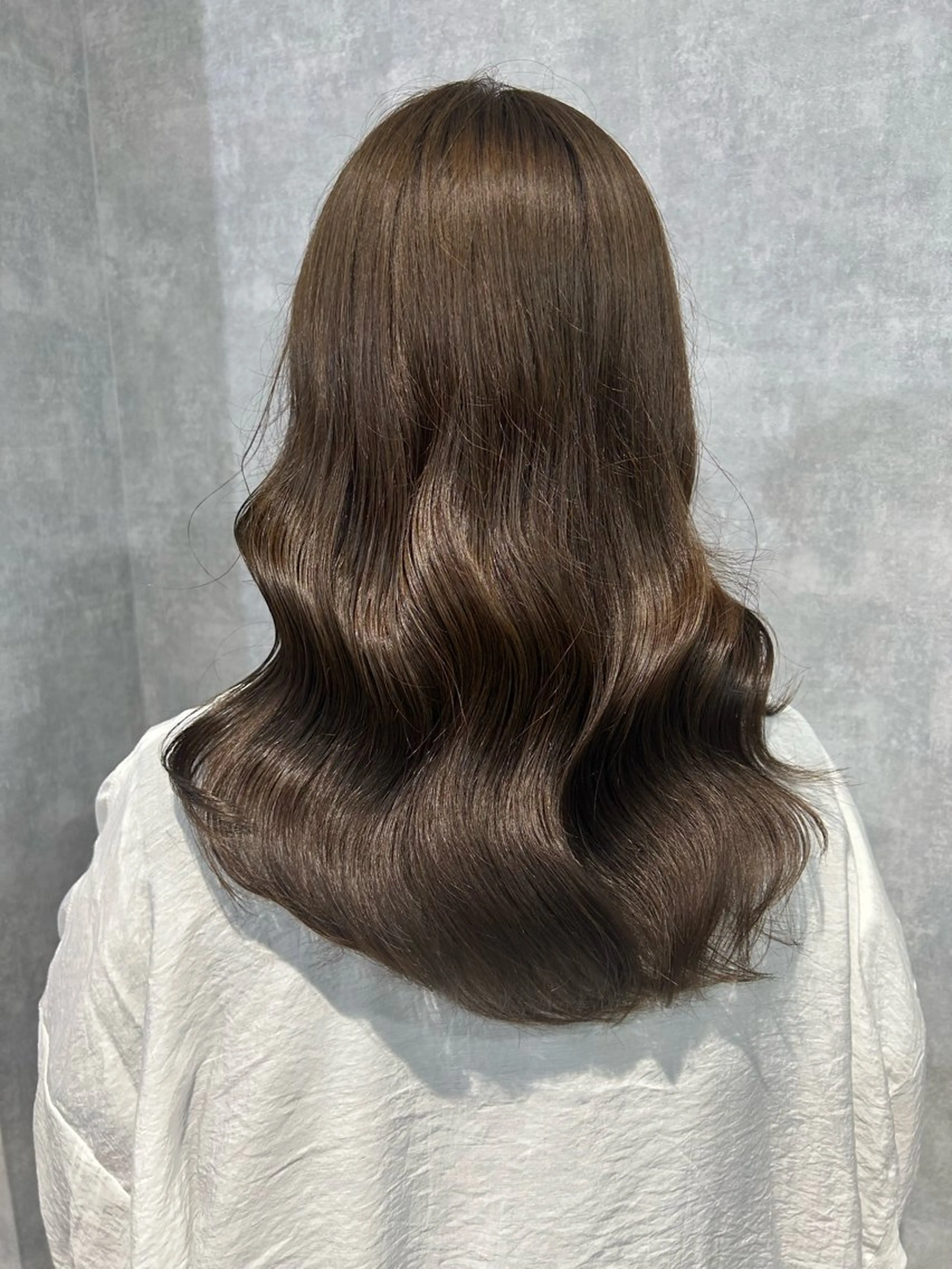 ミディアム カラー ヘアカラー トリートメント レイヤー ハイトーン/YUTOのヘアスタイル