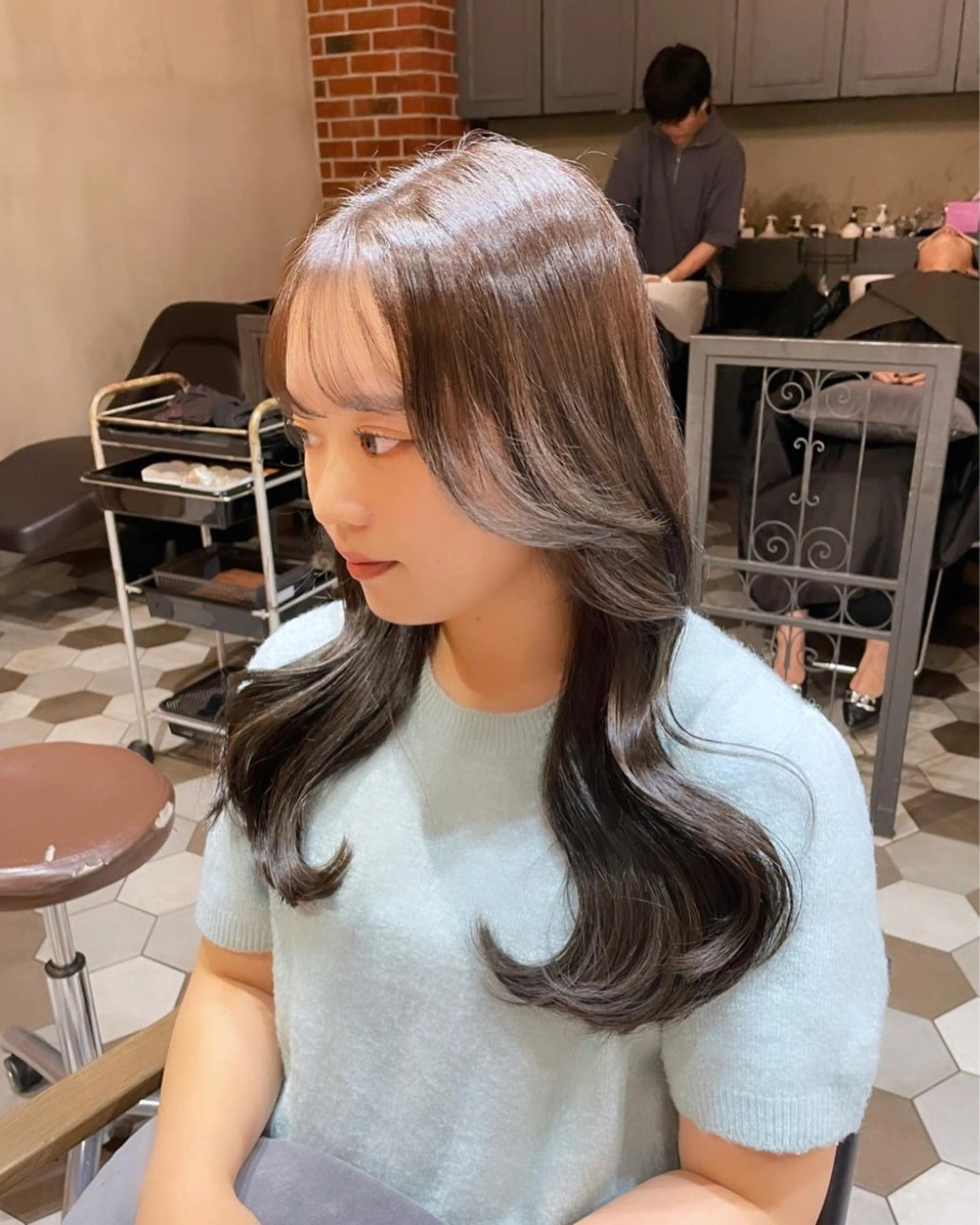 ロング カラー ヘアアレンジ ブラウンカラー ナチュラルブラウン くびれヘア レイヤーカット カット ヘアカラー トリートメント 酸性縮毛矯正🧴韓国 レイヤー/髪質改善のヘアスタイル