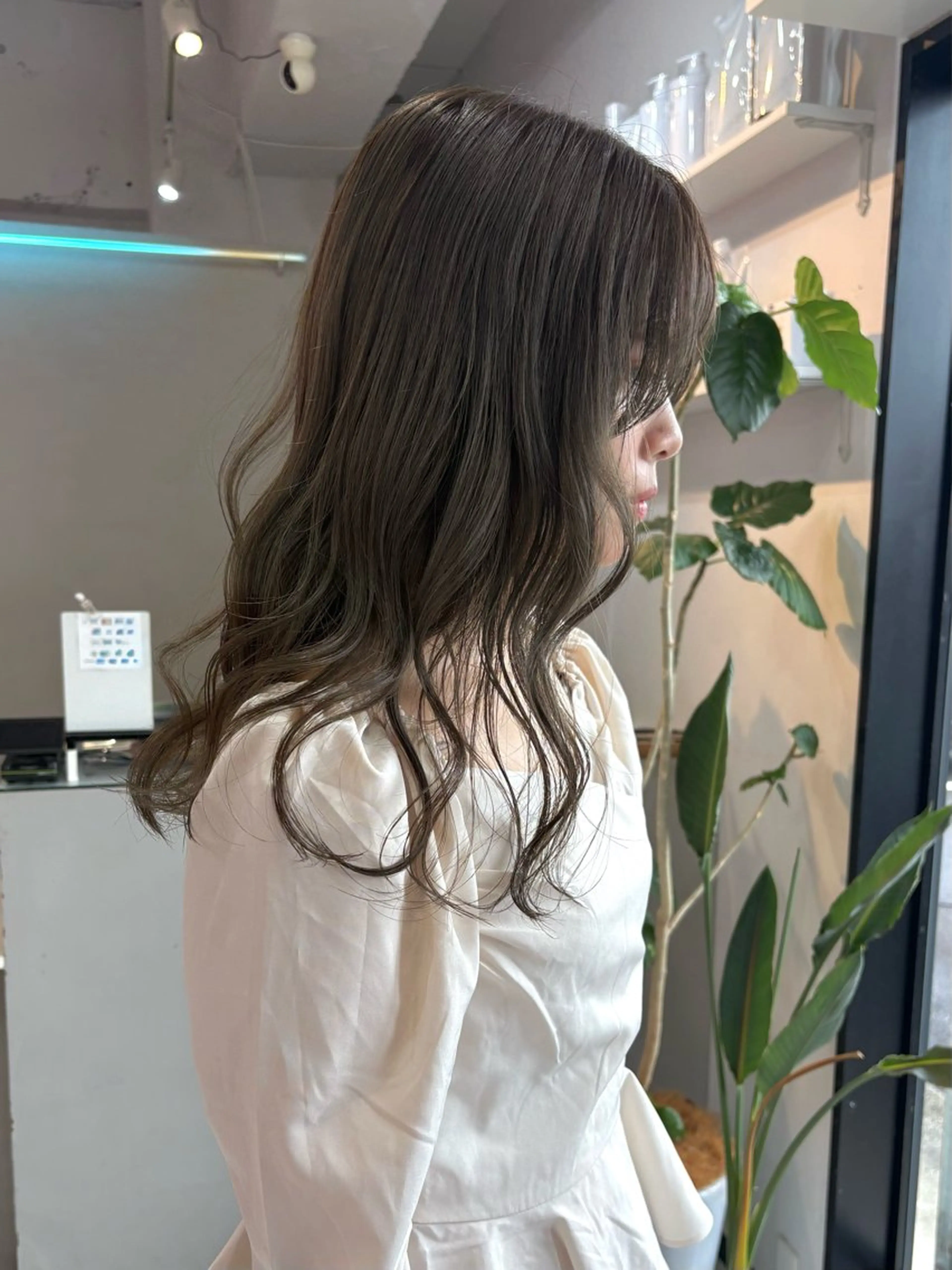 ミディアム カット ヘアカラー トリートメント Ayuna /透明感カラーのヘアスタイル