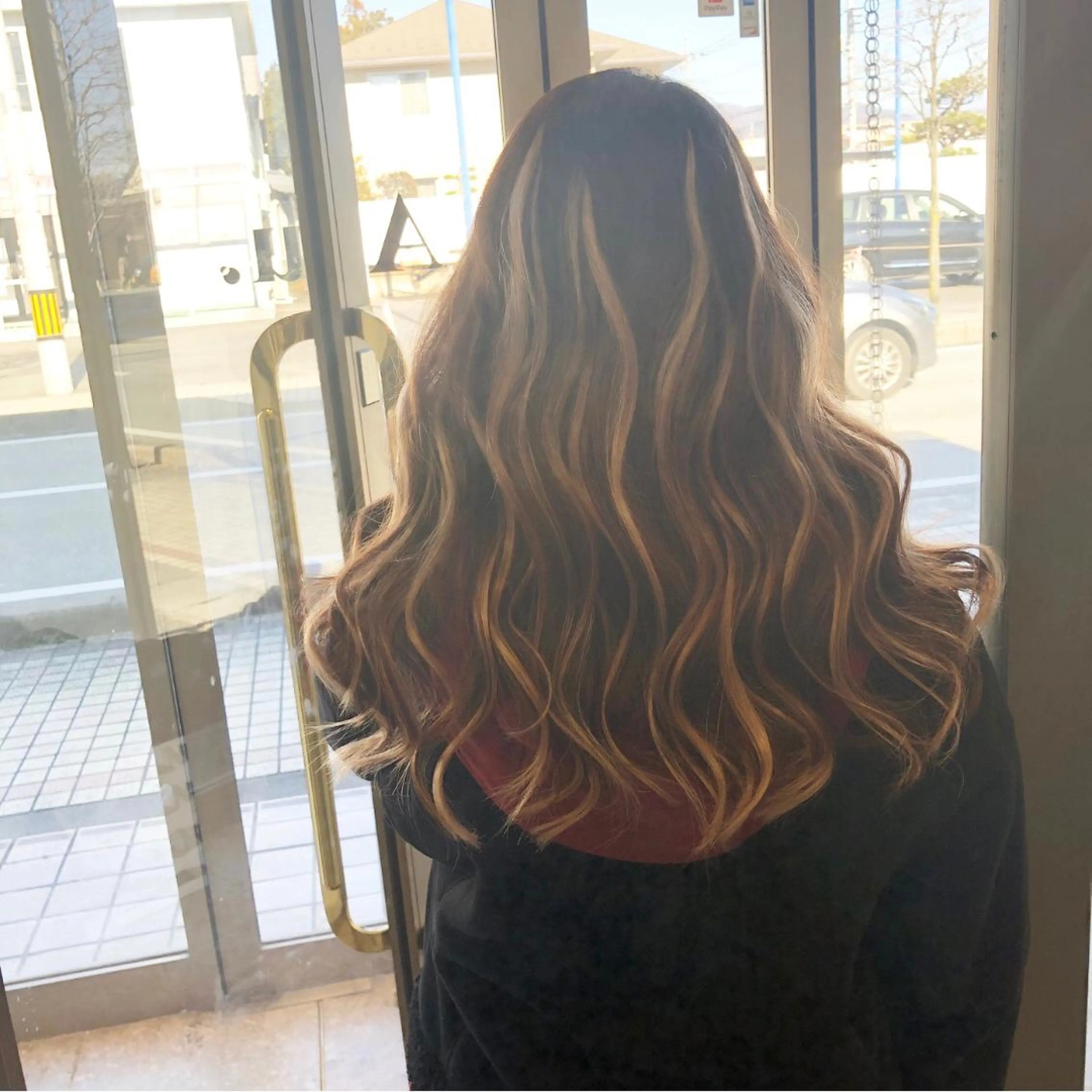 ミディアム カラー ヘアアレンジ シールエクステ バレイヤージュ デザインカラー ハイライトカラー エクステ アンドウ ユウ/ レイヤーカット/韓国のヘアスタイル