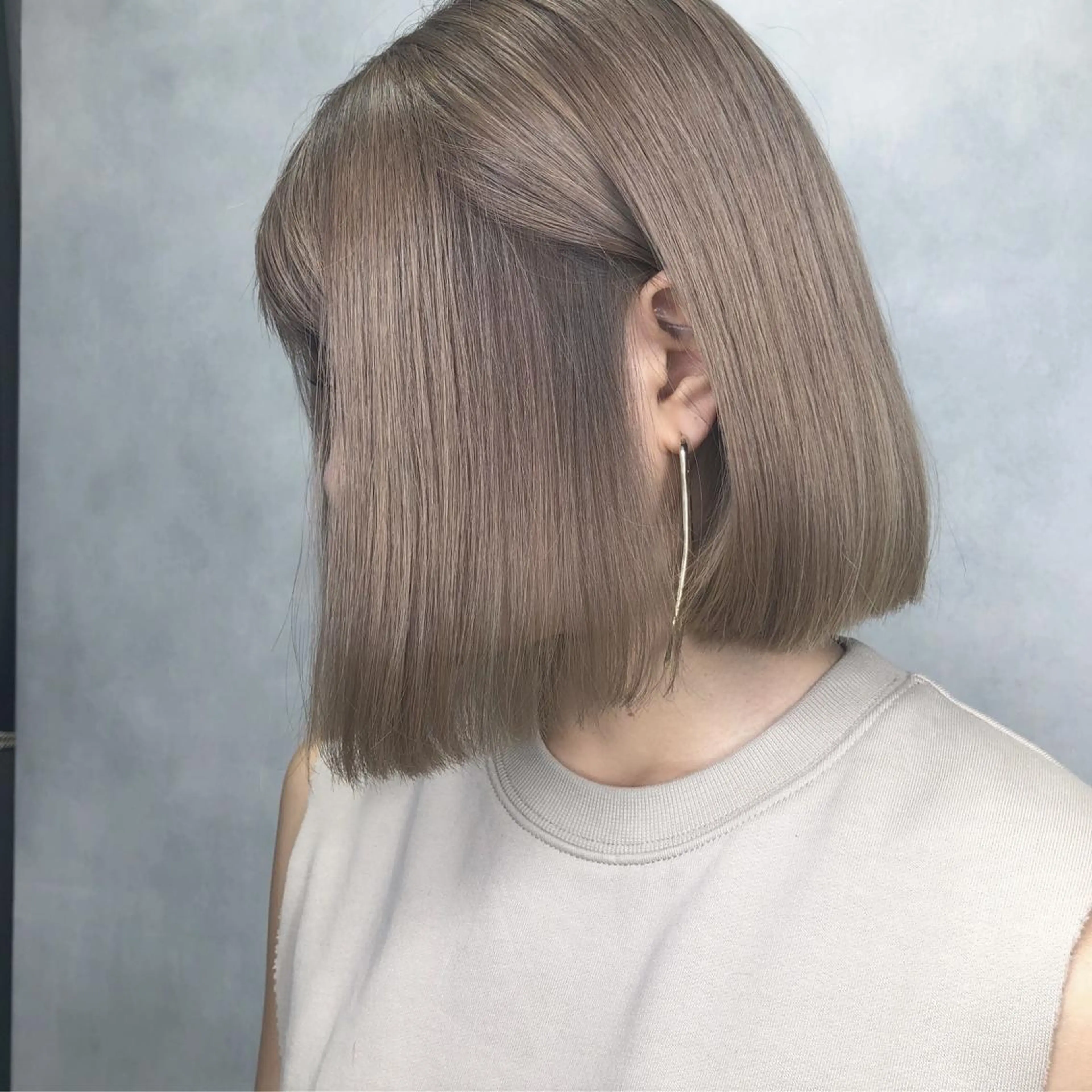 ミディアム カラー ハイトーンカラー ORIKA 美容室のヘアスタイル