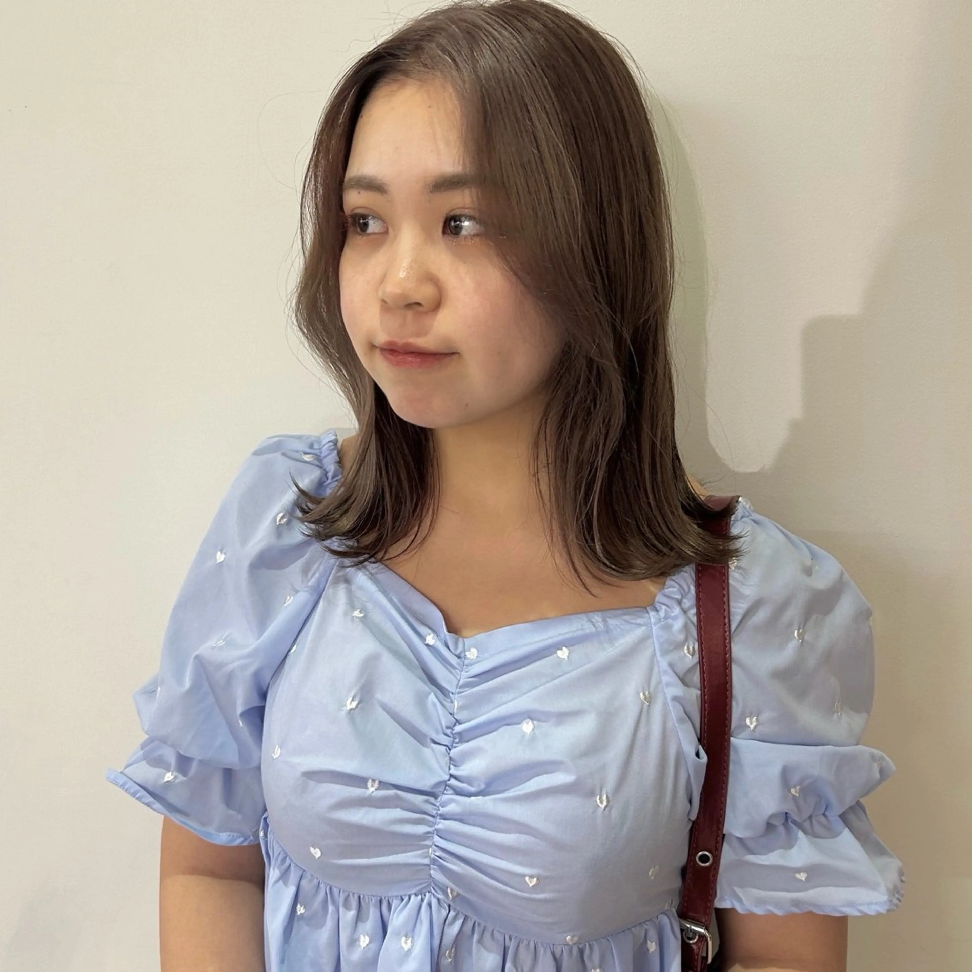 ミディアム カラー ブリーチ ケアブリーチ 透明感カラー デザインカラー ハイトーンカラー nonoka オリーブ/レイヤーのヘアスタイル