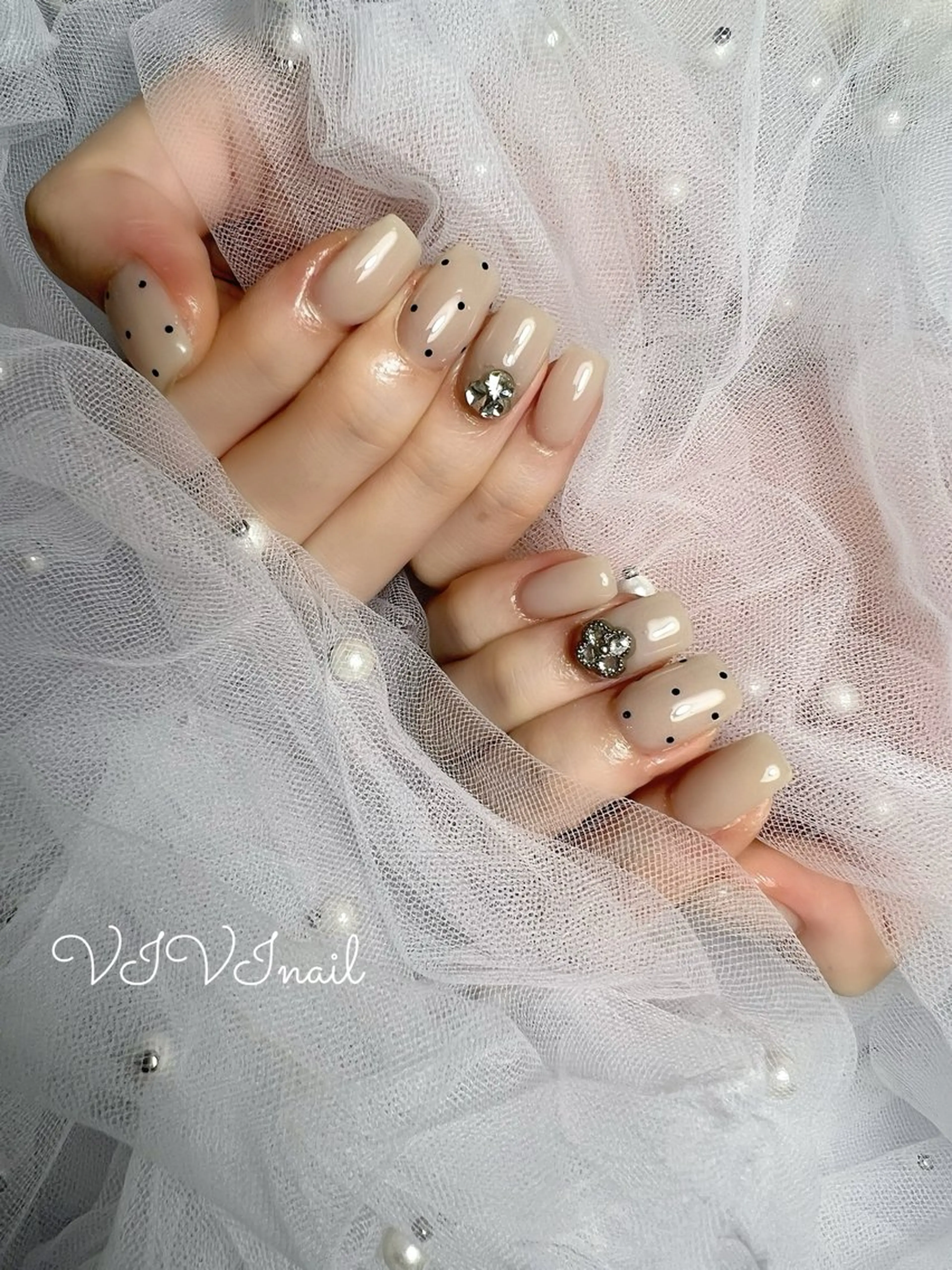 ネイル ドット ハンドネイル vivi nailのネイルデザイン