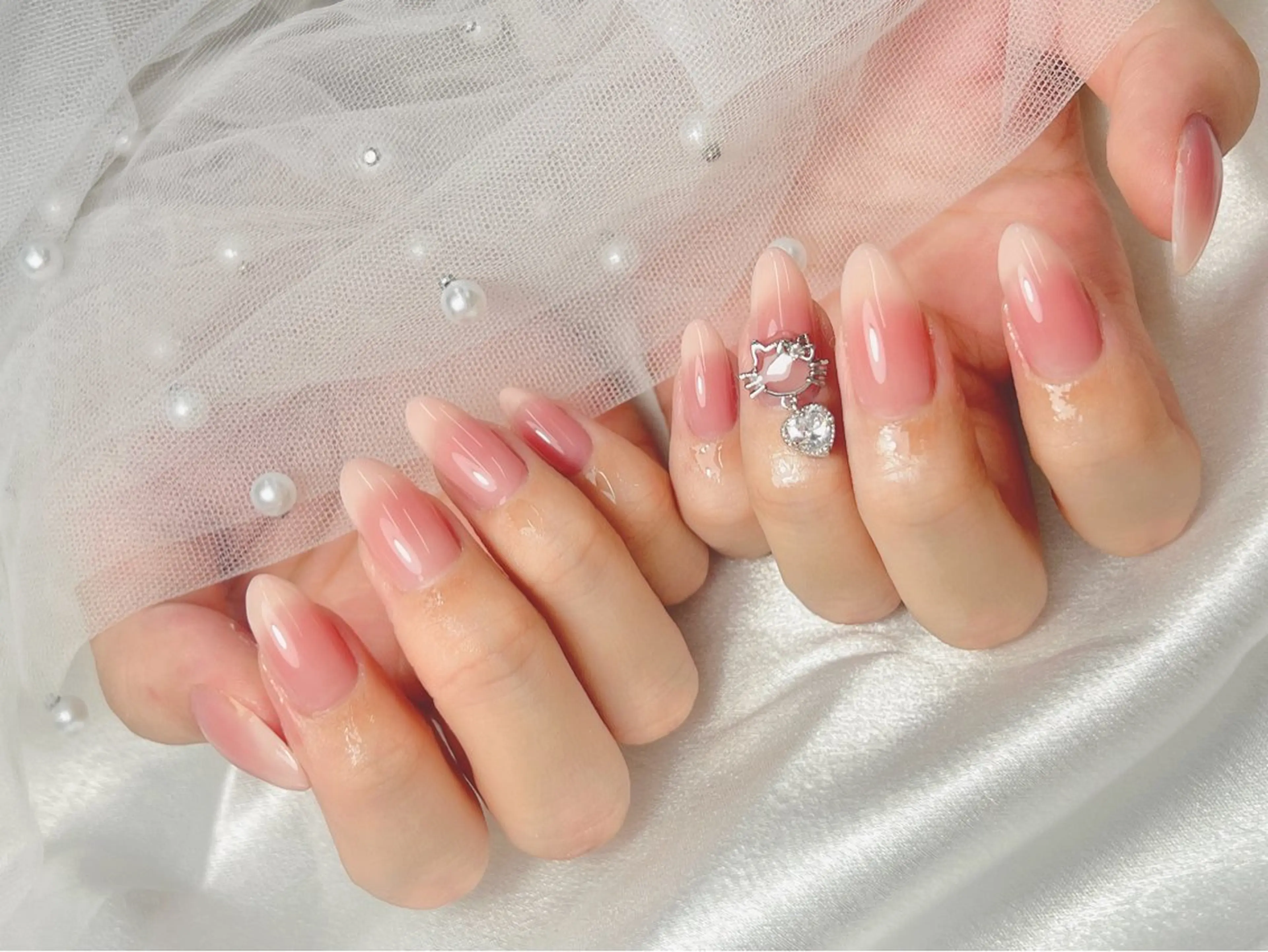 ネイル グラデーション ハンドネイル bijou nails　蓮のネイルデザイン