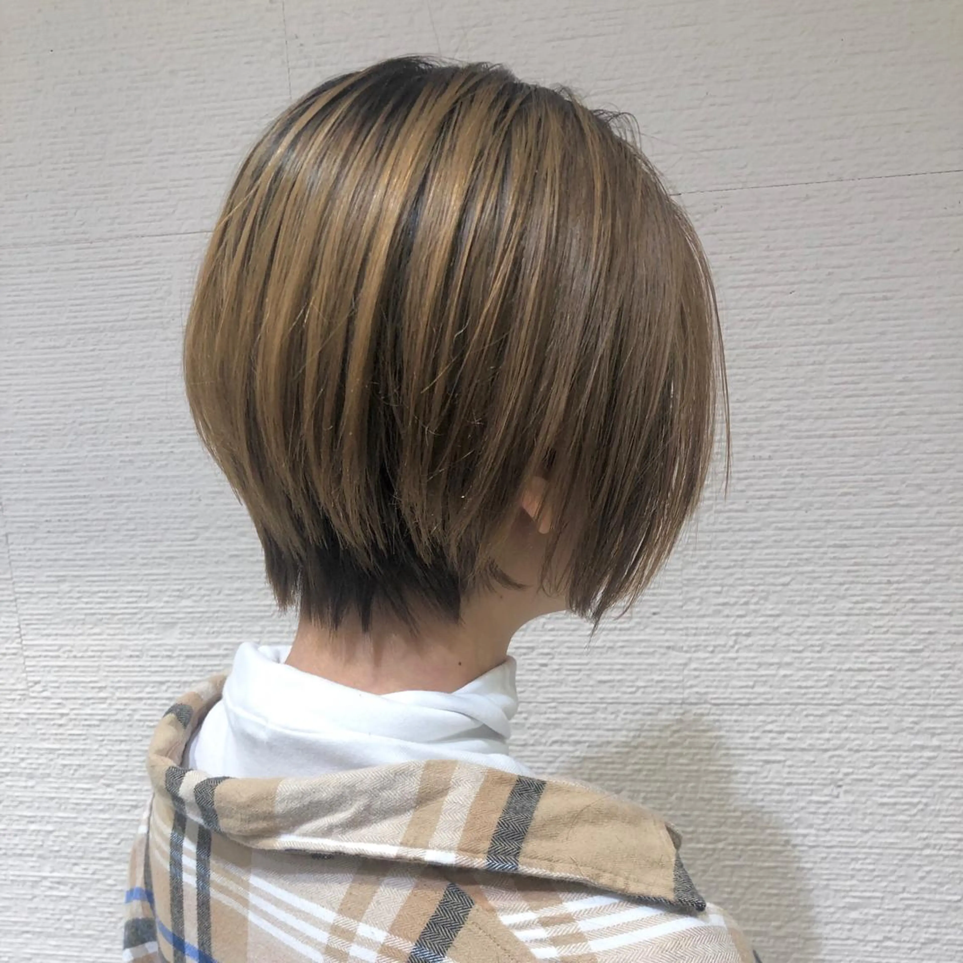 ショート カラー 三鷹で1番ショート ボブをカットする新谷のヘアスタイル