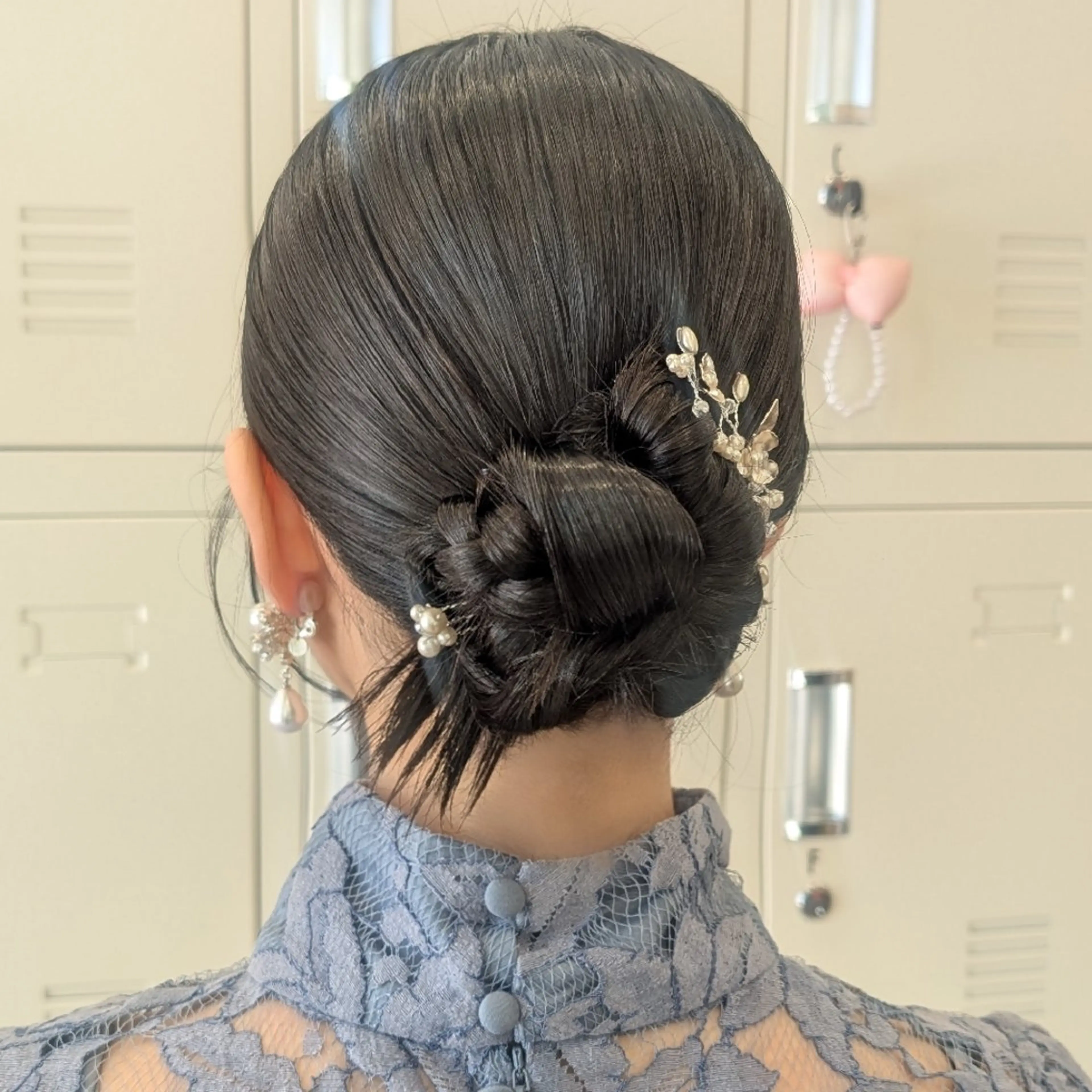 ミディアム ヘアアレンジ 彩桜/艶カラー/小顔 に見せるカット✂のヘアスタイル