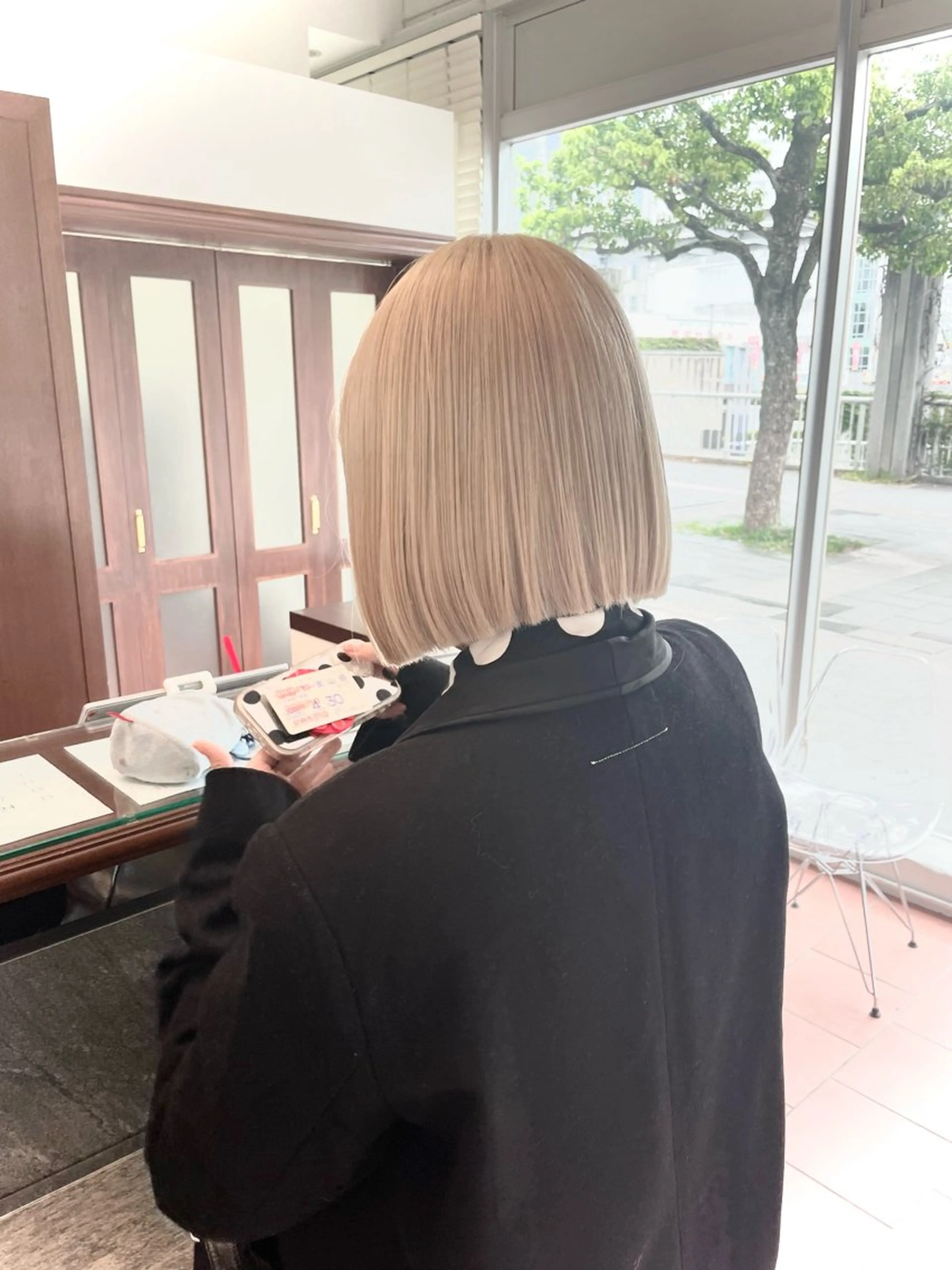 ミディアム カット ヘアカラー トリートメント ⭐️韓国ブリーチ 顔周りカット⭐️のヘアスタイル