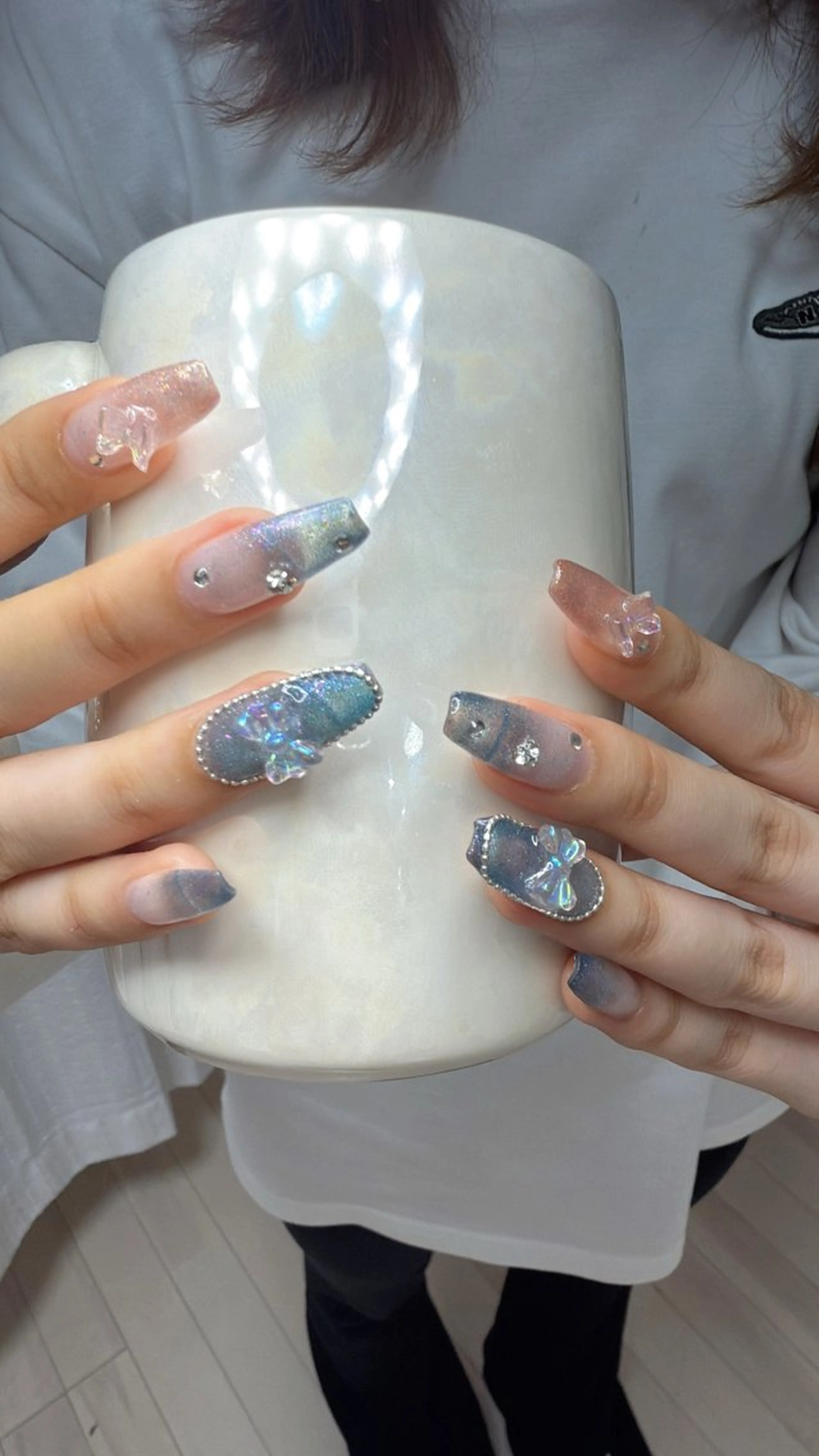 ネイル アートネイル オーロラネイル チークネイル フレンチネイル ガラスフレンチ ハンドネイル 🎀YooLi Nail salonのネイルデザイン