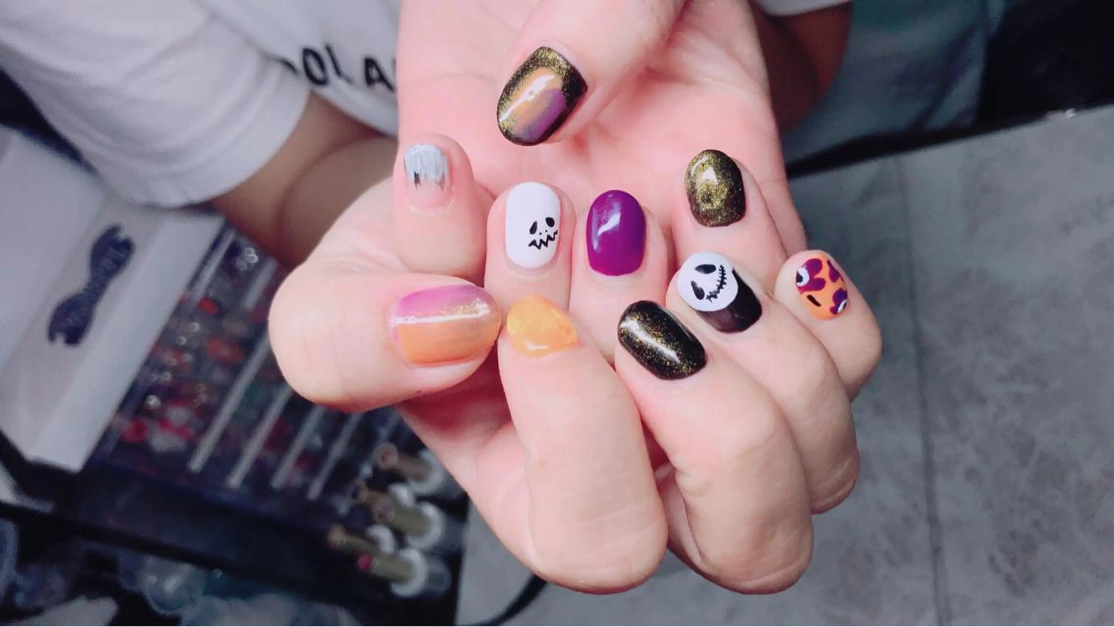 ネイル ハロウィン ホログラムネイル キラキラネイル ニュアンスネイル ピンク KOLLABO nailのネイルデザイン