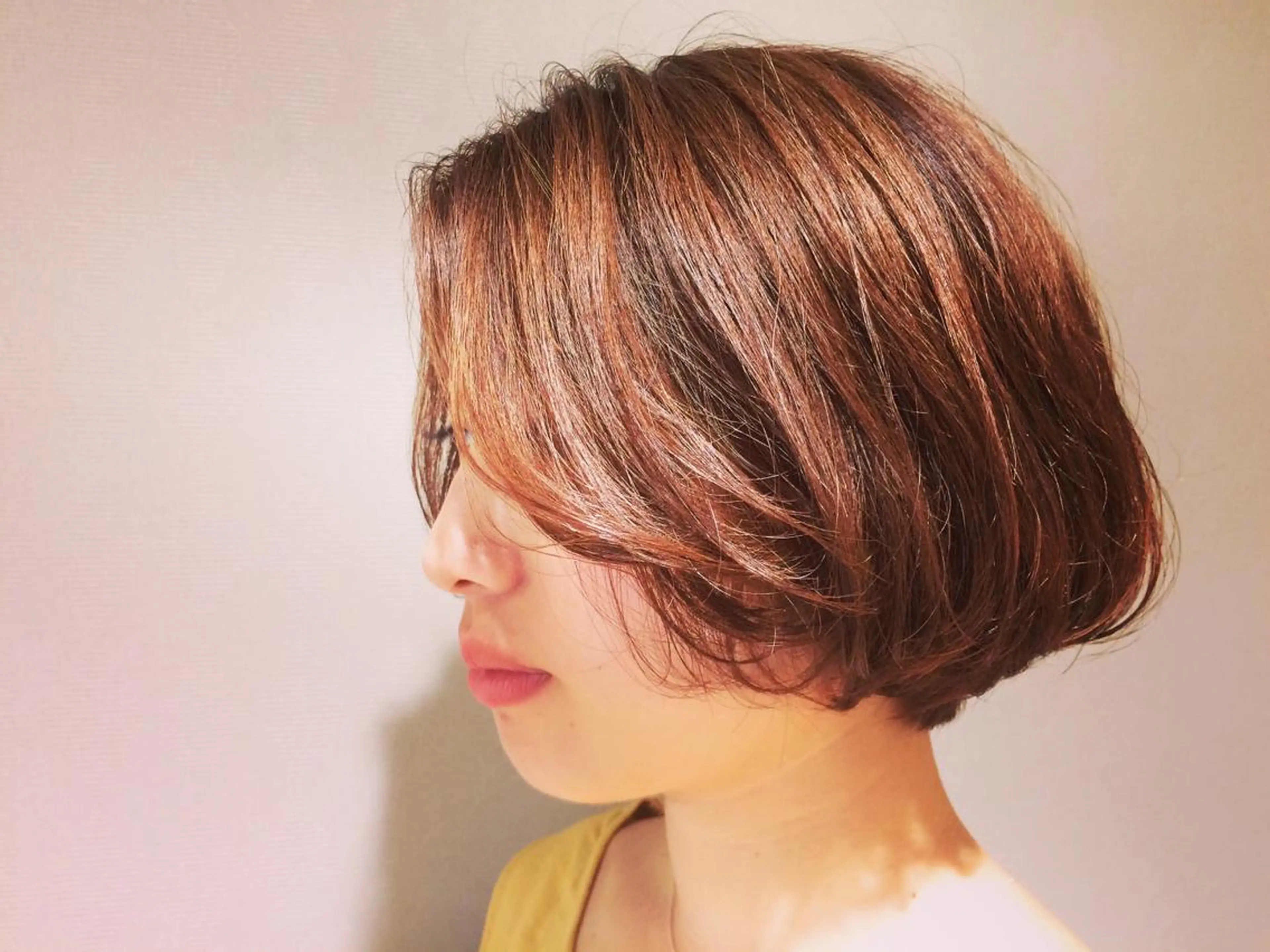 ショート カラー 高澤 まなみのヘアスタイル