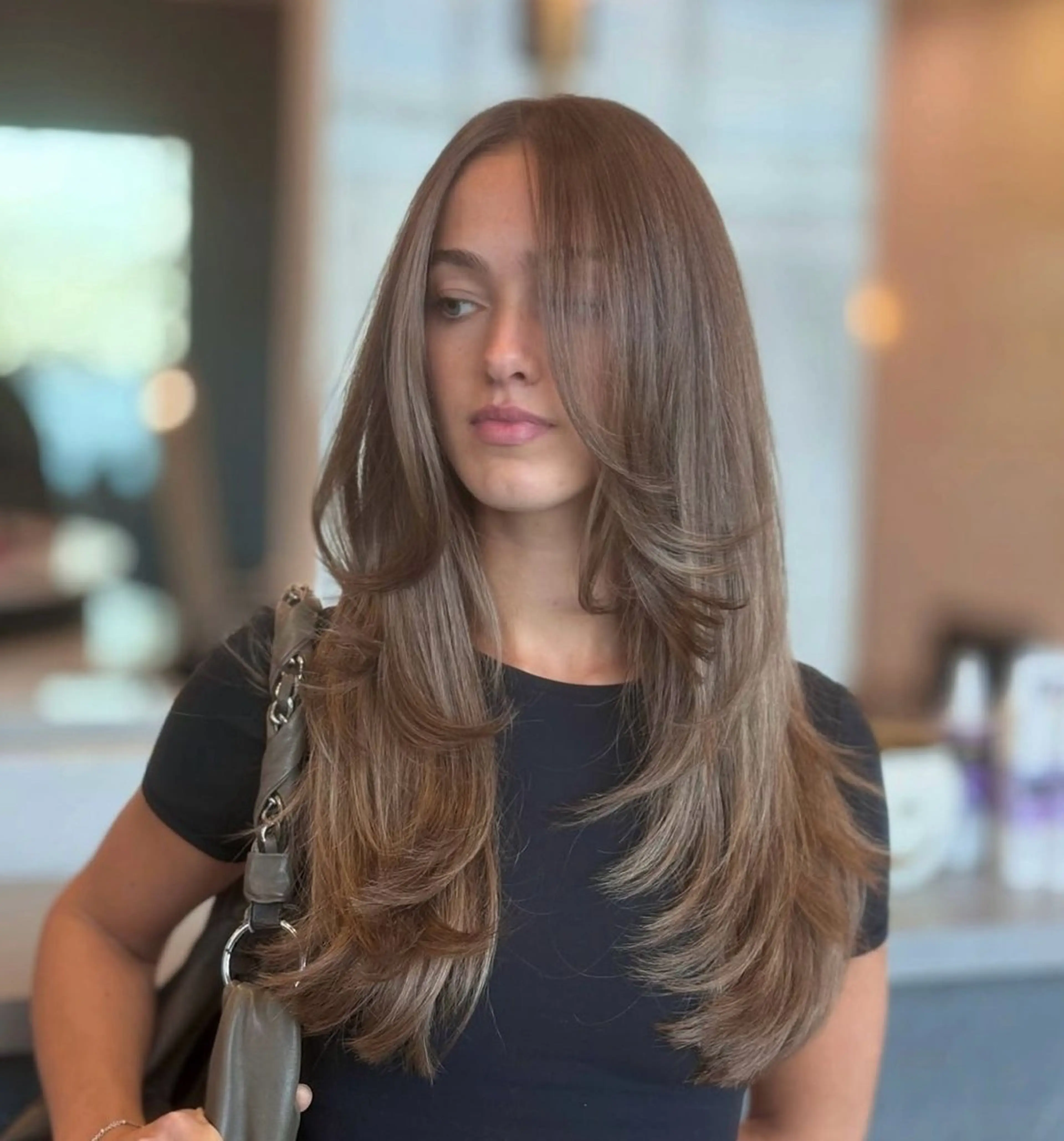 ロング YOLO 渋谷 konaのヘアスタイル