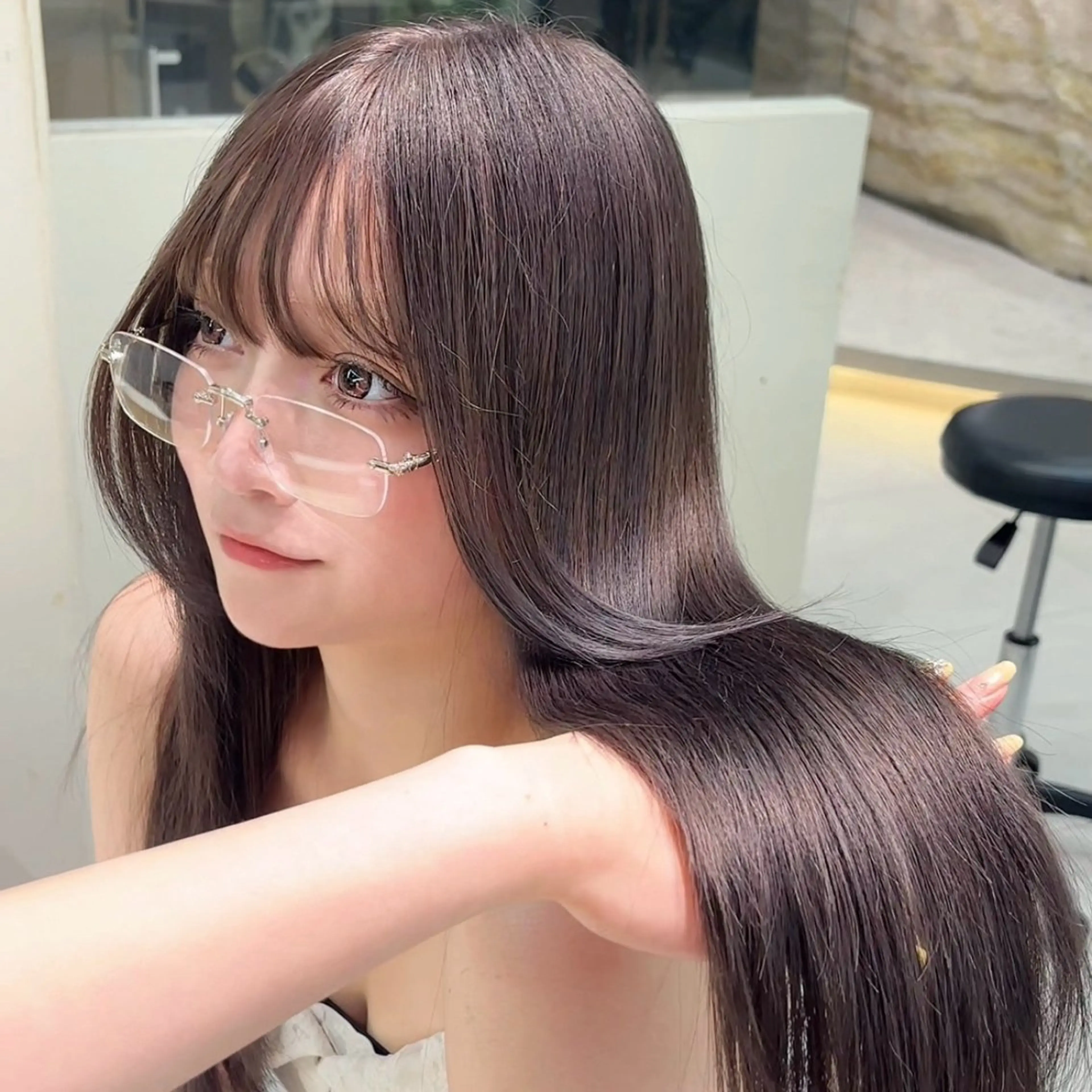 セミロング カラー ブリーチ 透明感カラー グレージュ ラベンダーカラー ラベンダーグレージュ カット ヘアカラー トリートメント 🎀𝑆𝐴𝑅𝐴 /レイヤーカット🎀のヘアスタイル