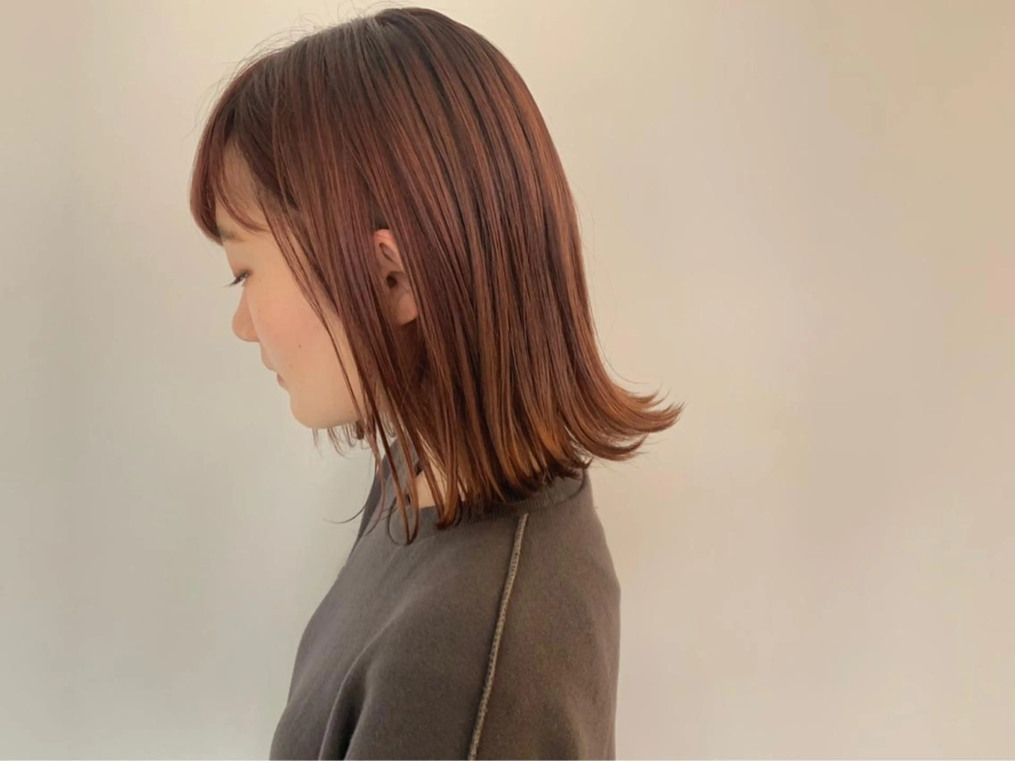 ミディアム カラー 鈴木 美紅のヘアスタイル