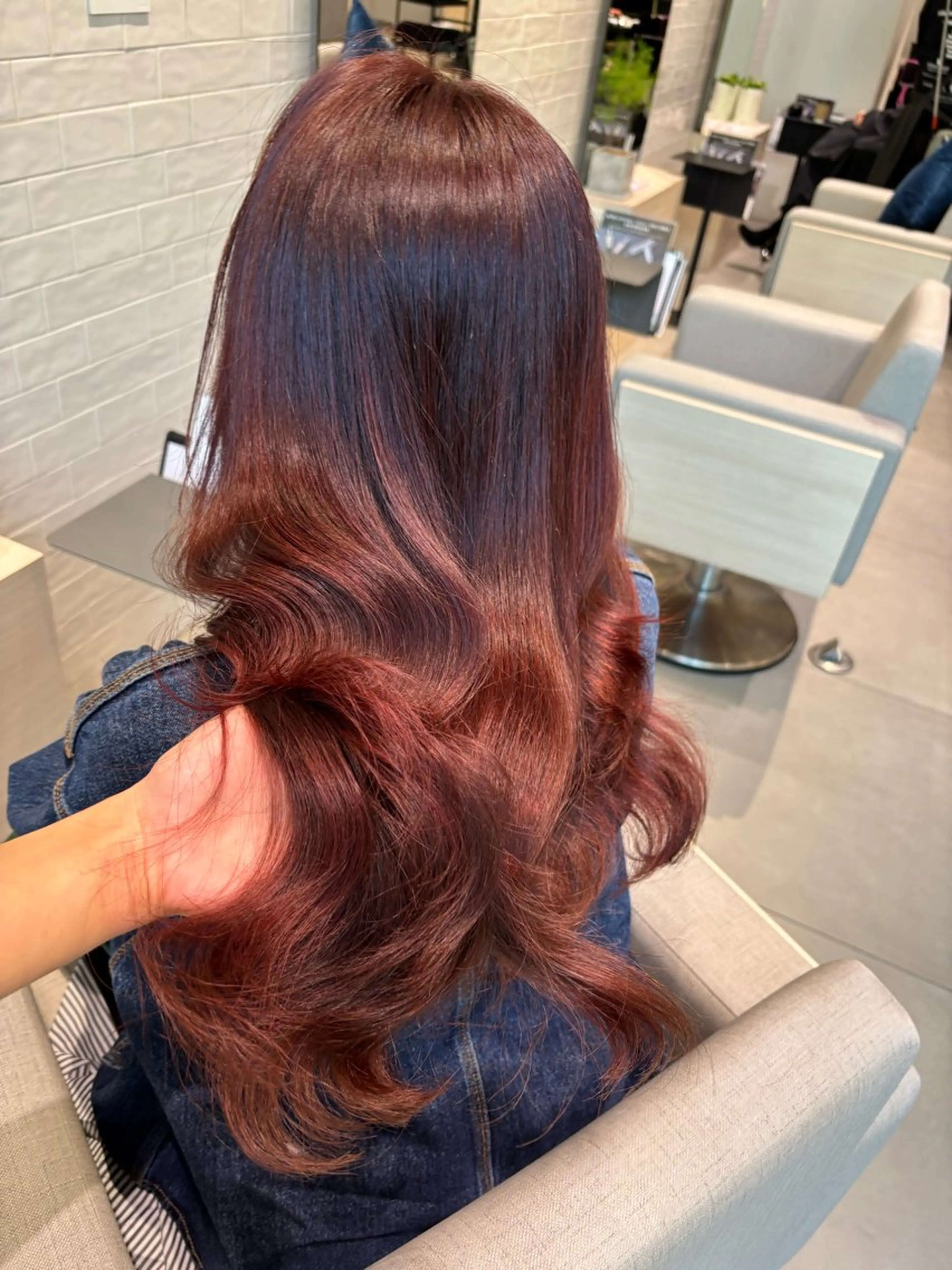 ロング レッドブラウン レイヤーカット ロング カット ヘアカラー トリートメント 銀座/韓国レイヤー/ 艶カラー🍓原田侑依のヘアスタイル