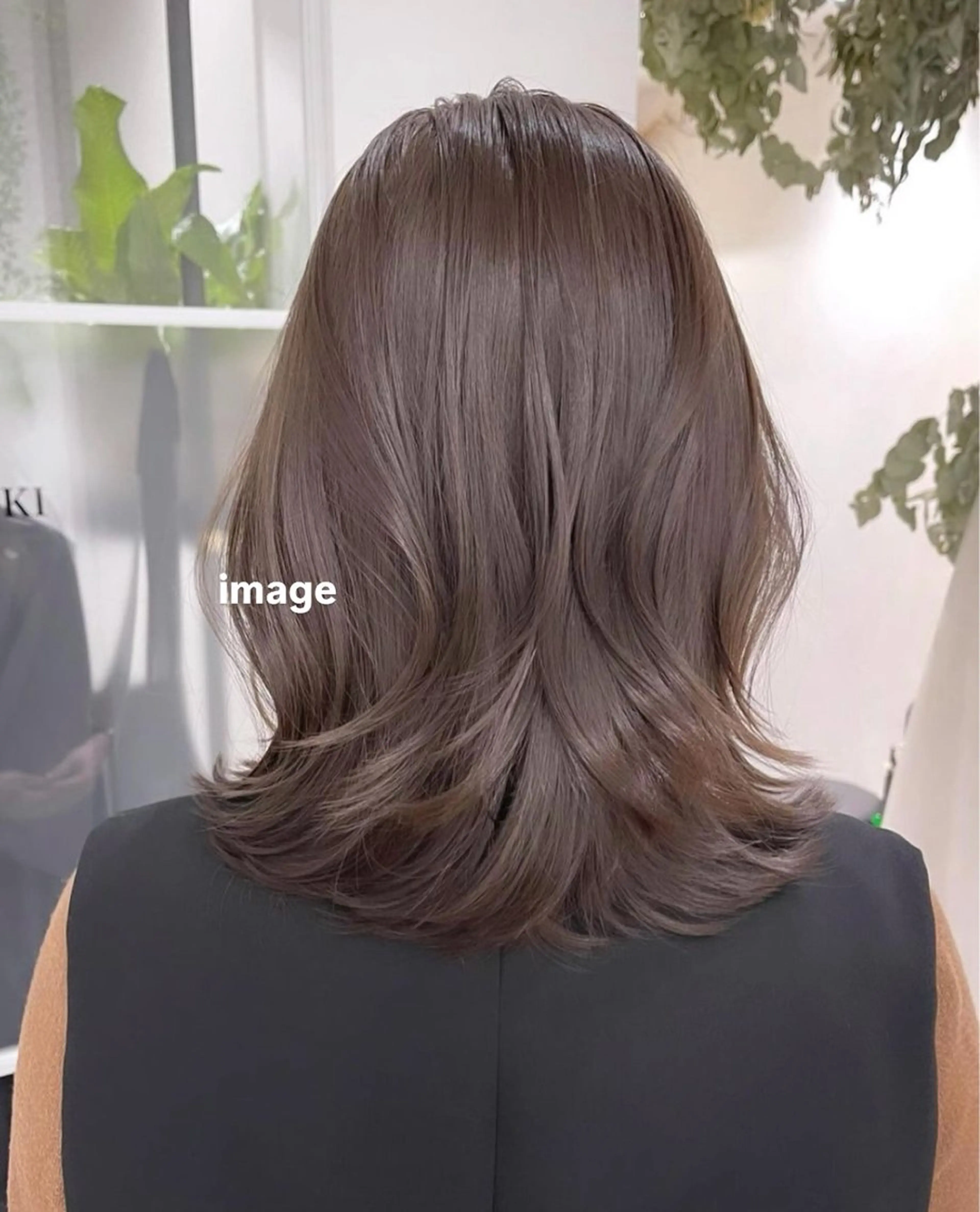 セミロング カラー 髪質改善ストレート Airi🪽🫧のヘアスタイル