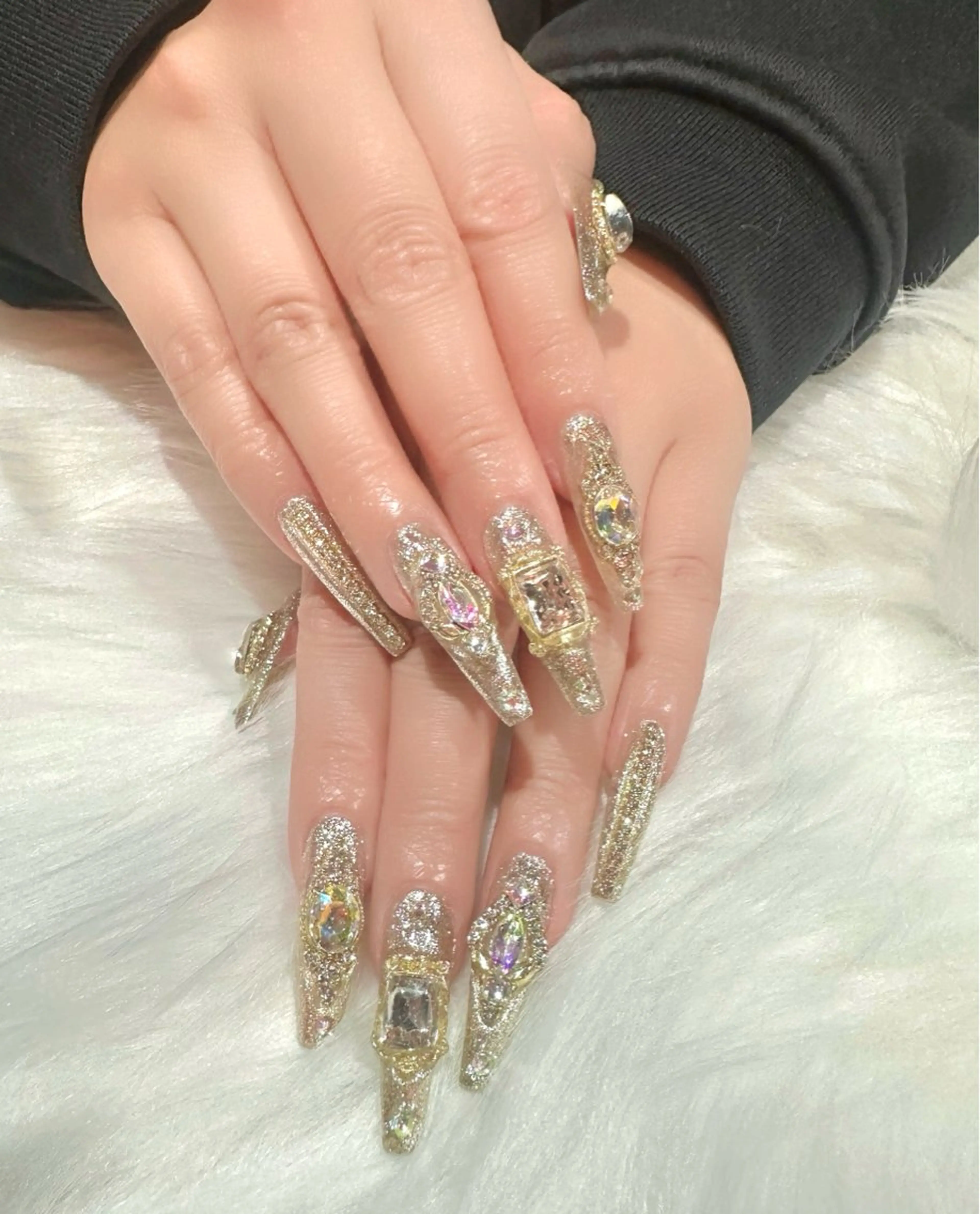 ネイル 長さ出し ゴールド キラキラネイル 持ち込み ネイルチップ ハンドネイル untitled Mariのネイルデザイン