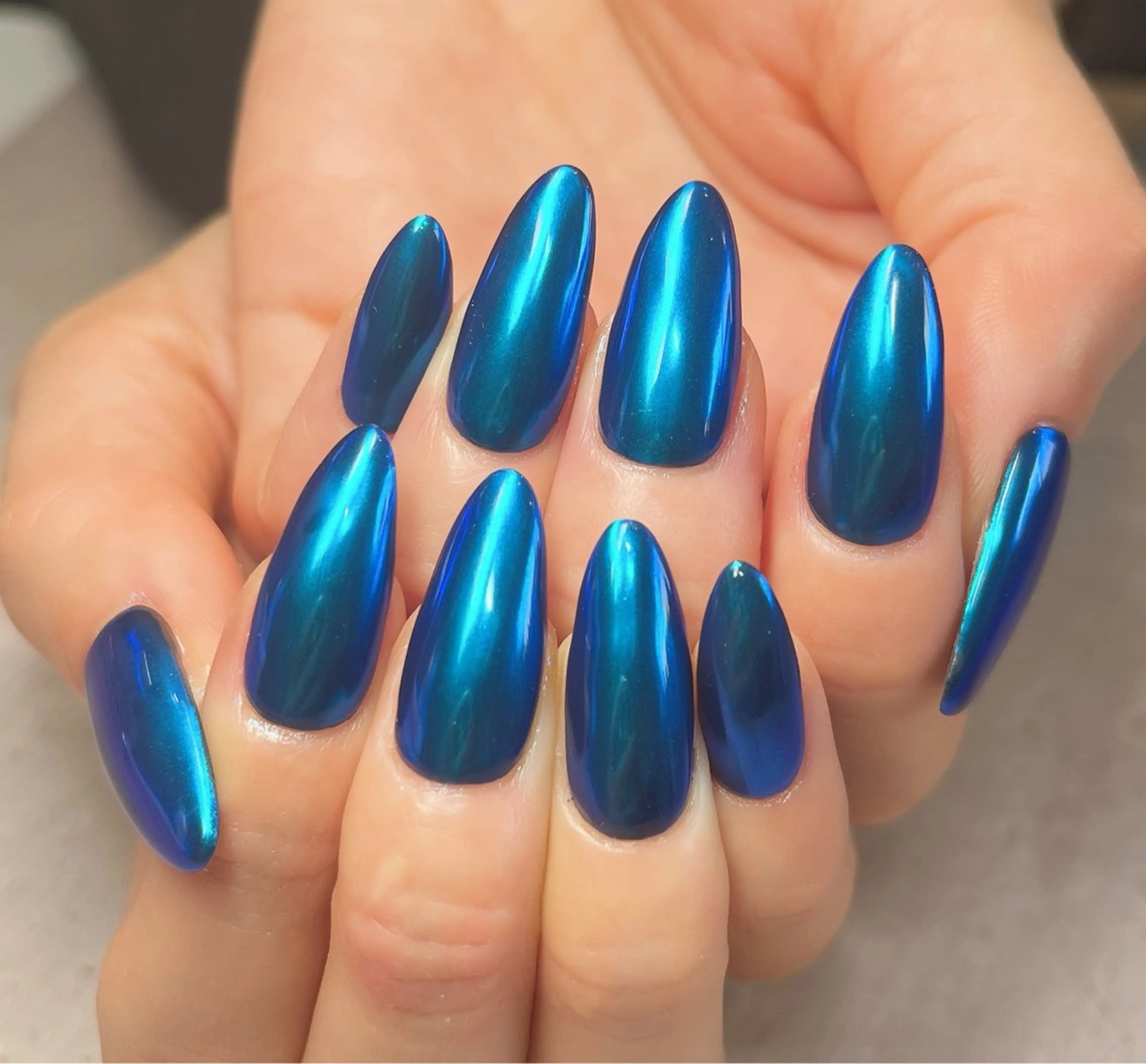 ネイル ラメ(グリッター) マグネットネイル ミラーネイル 持ち込み ワンカラーネイル 吉田  （ネイリスト）のネイルデザイン