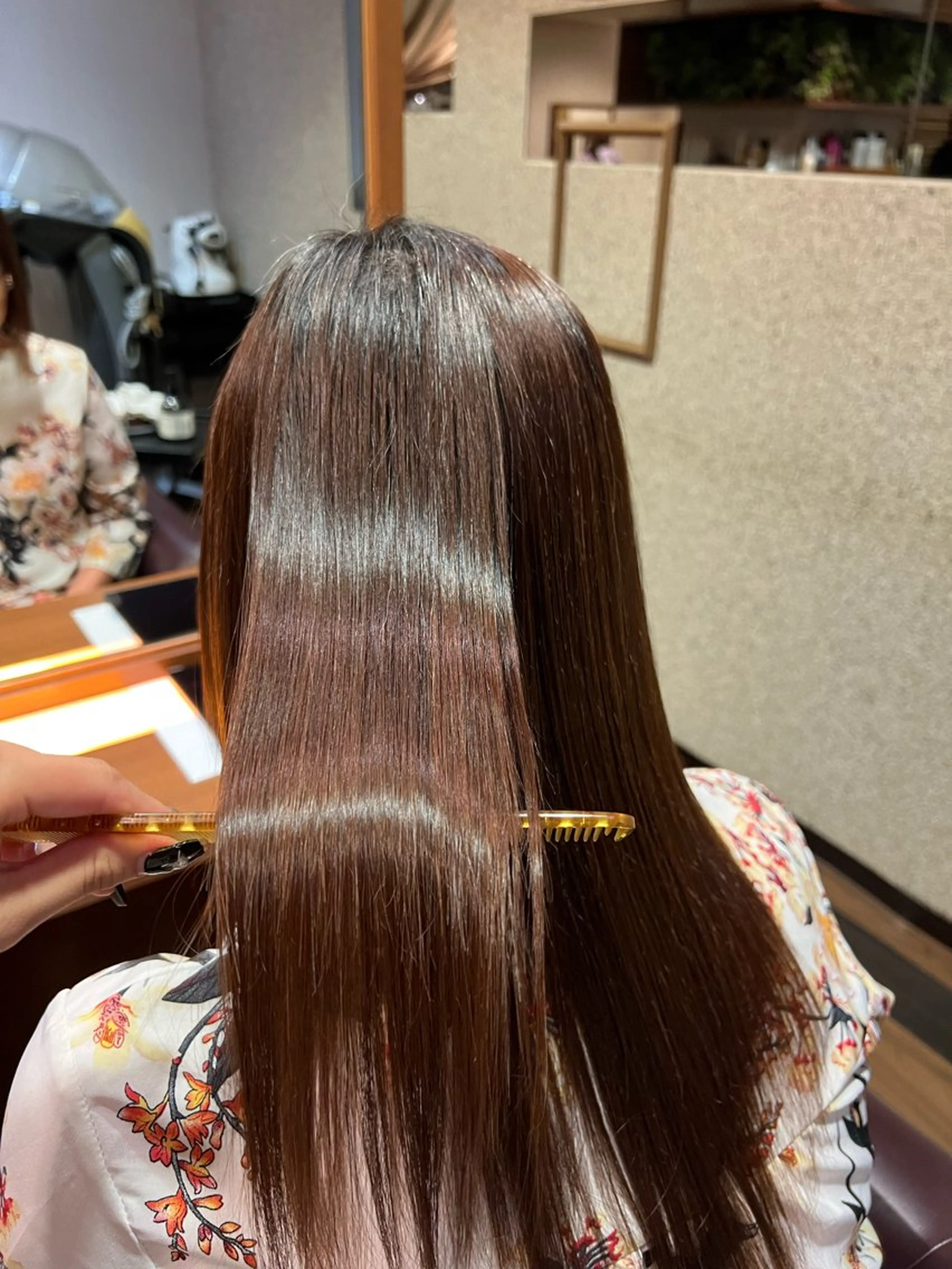 セミロング 縮毛矯正 縮毛矯正 ワタナベ モカ🦢ダブルカラーのヘアスタイル