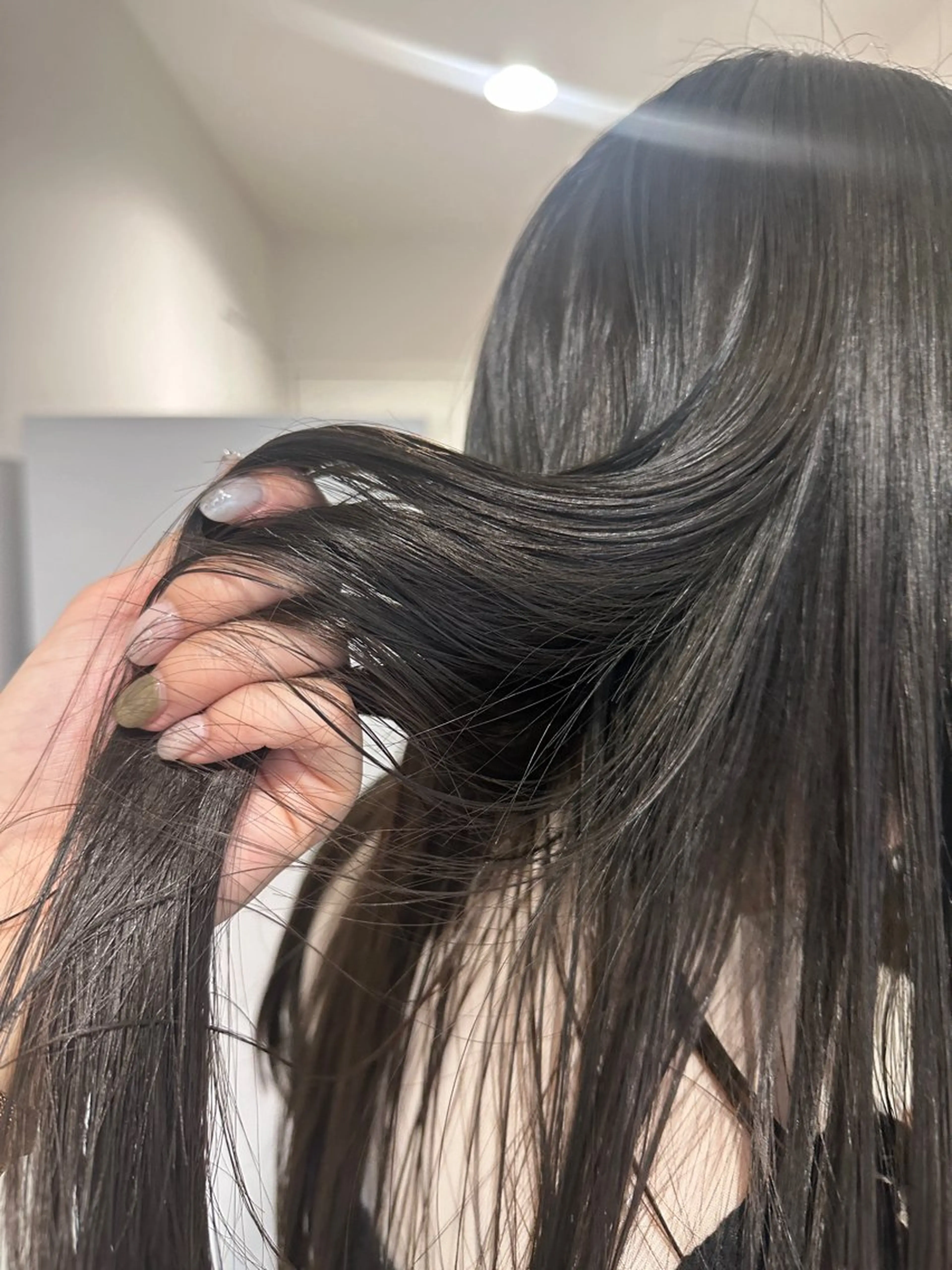 ロング カラー パーマ カット ヘアカラー 縮毛矯正 トリートメント 透明感カラー/顔周り レイヤー/髪質改善のヘアスタイル