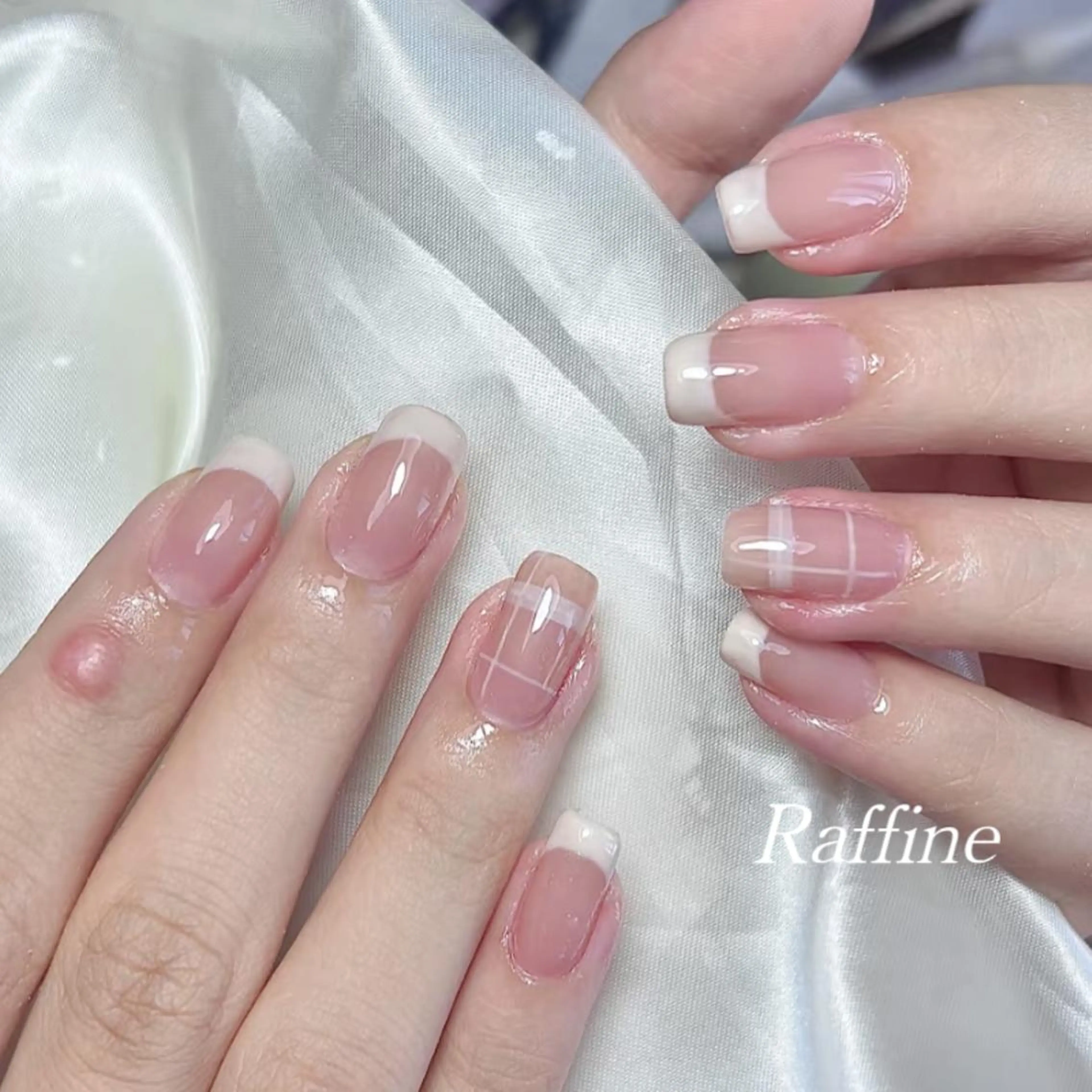 ネイル RAFFINE haru🦋🩵のネイルデザイン