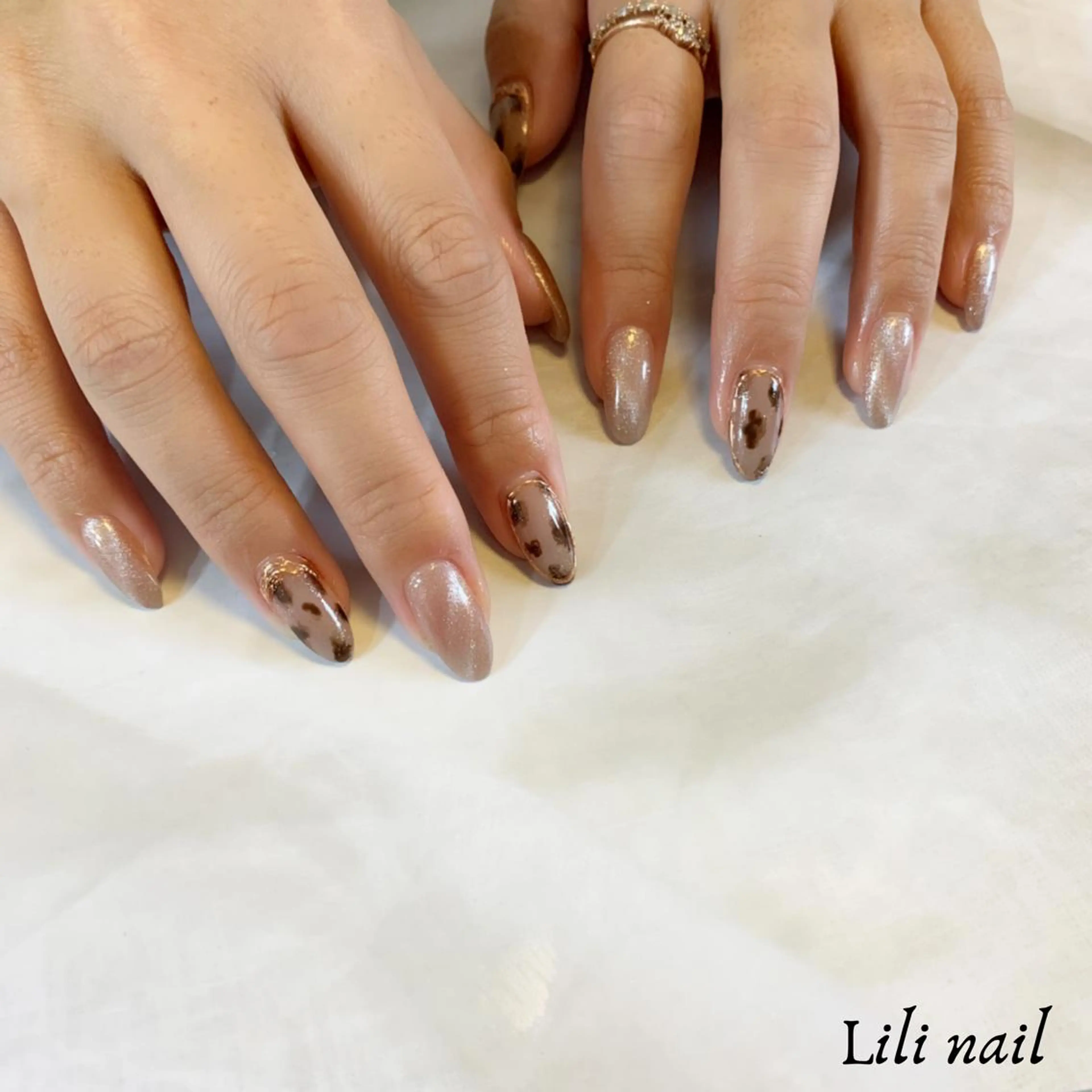 ネイル アニマル柄 マグネットネイル ミラーネイル ハンドネイル Lilibeauty salonのネイルデザイン
