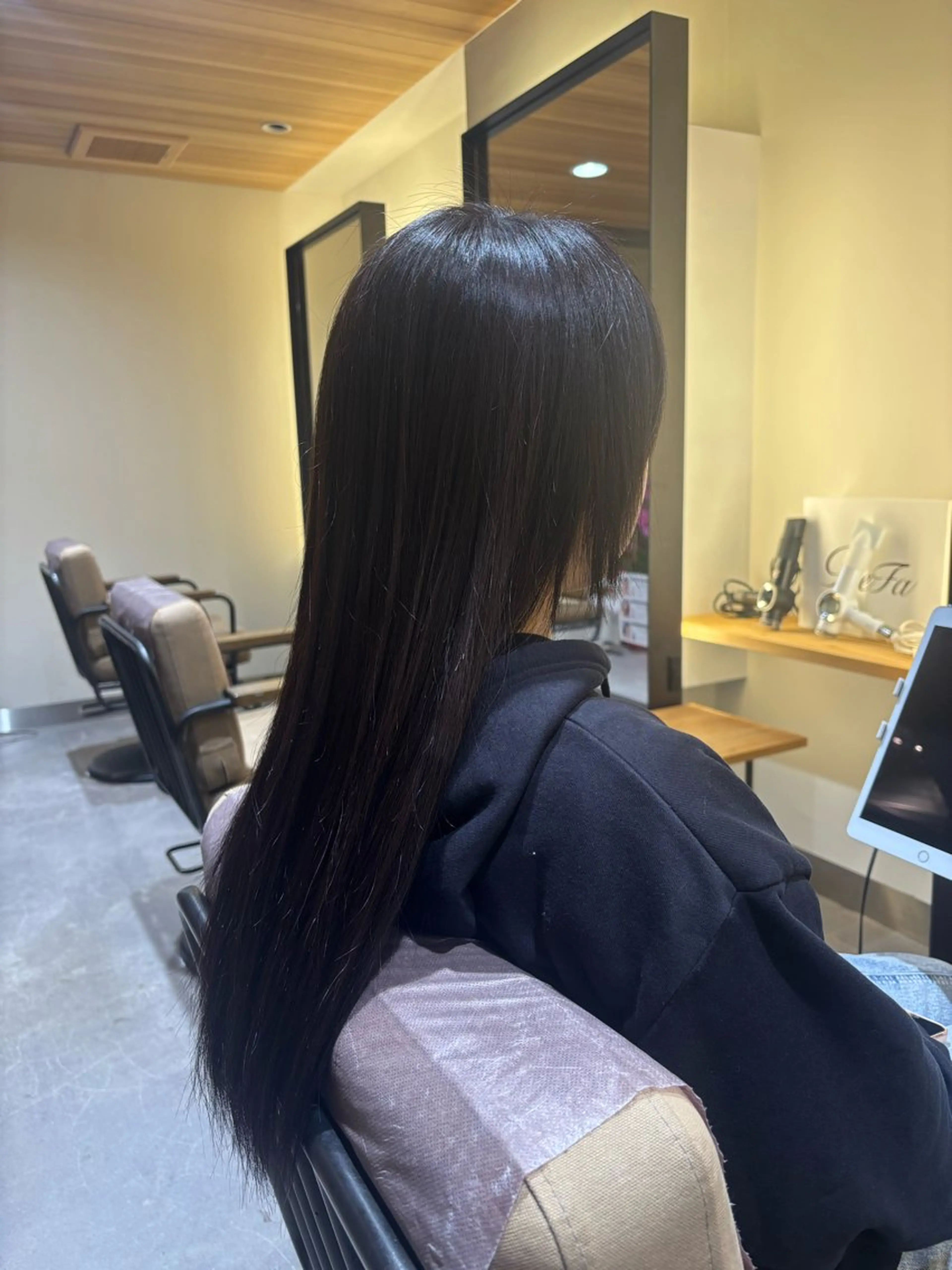 ロング カラー 鈴木 沙都のヘアスタイル
