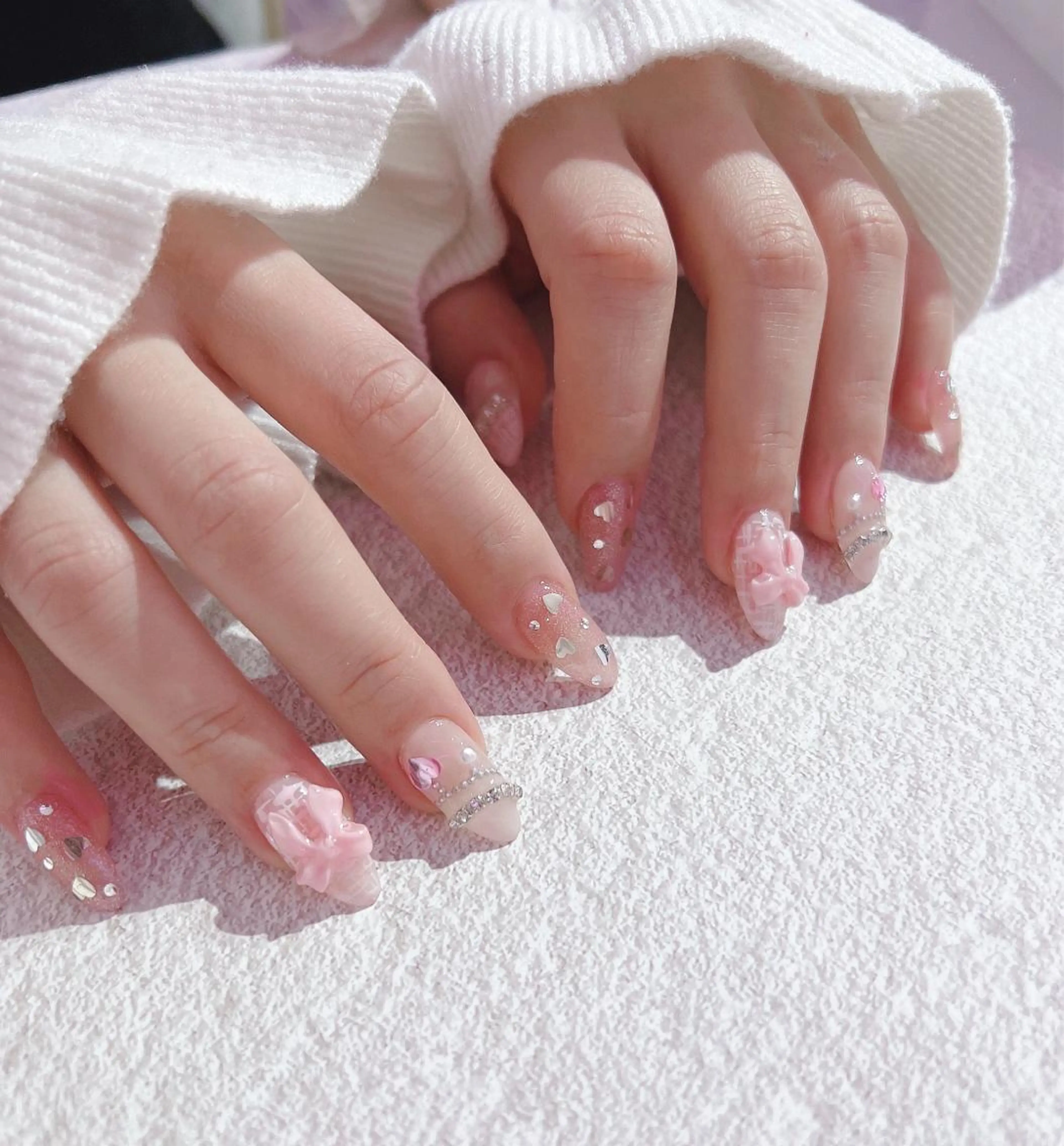 ネイル フレンチネイル ジェルネイル 韓国ネイル 持ち込み パラジェル ハンドネイル ハンドケア ちゅるんネイル🪄 耳ツボジュエリー🔗のネイルデザイン