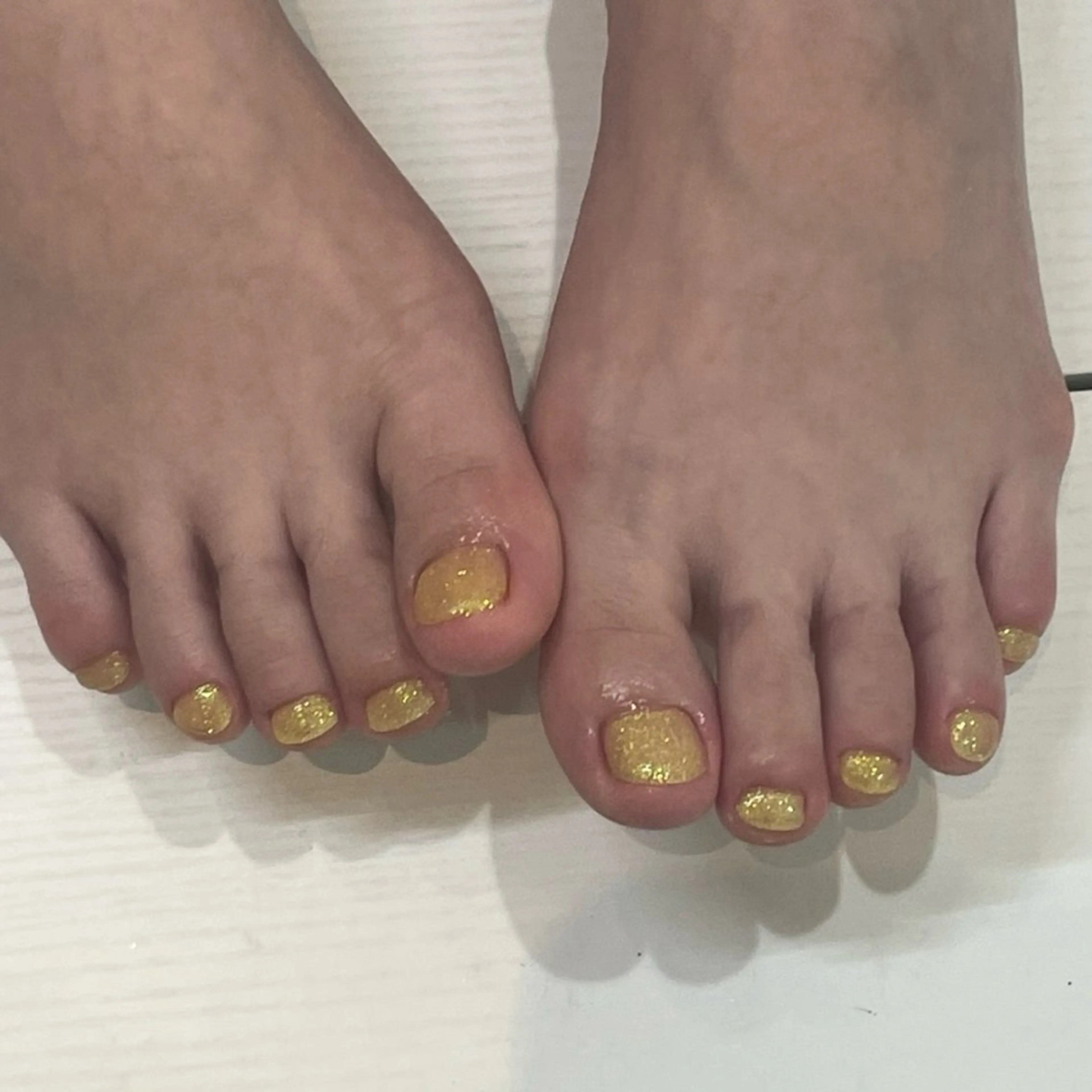 ネイル フットネイル 𝑟𝑖𝑠𝑎 🕯‎🤍のネイルデザイン