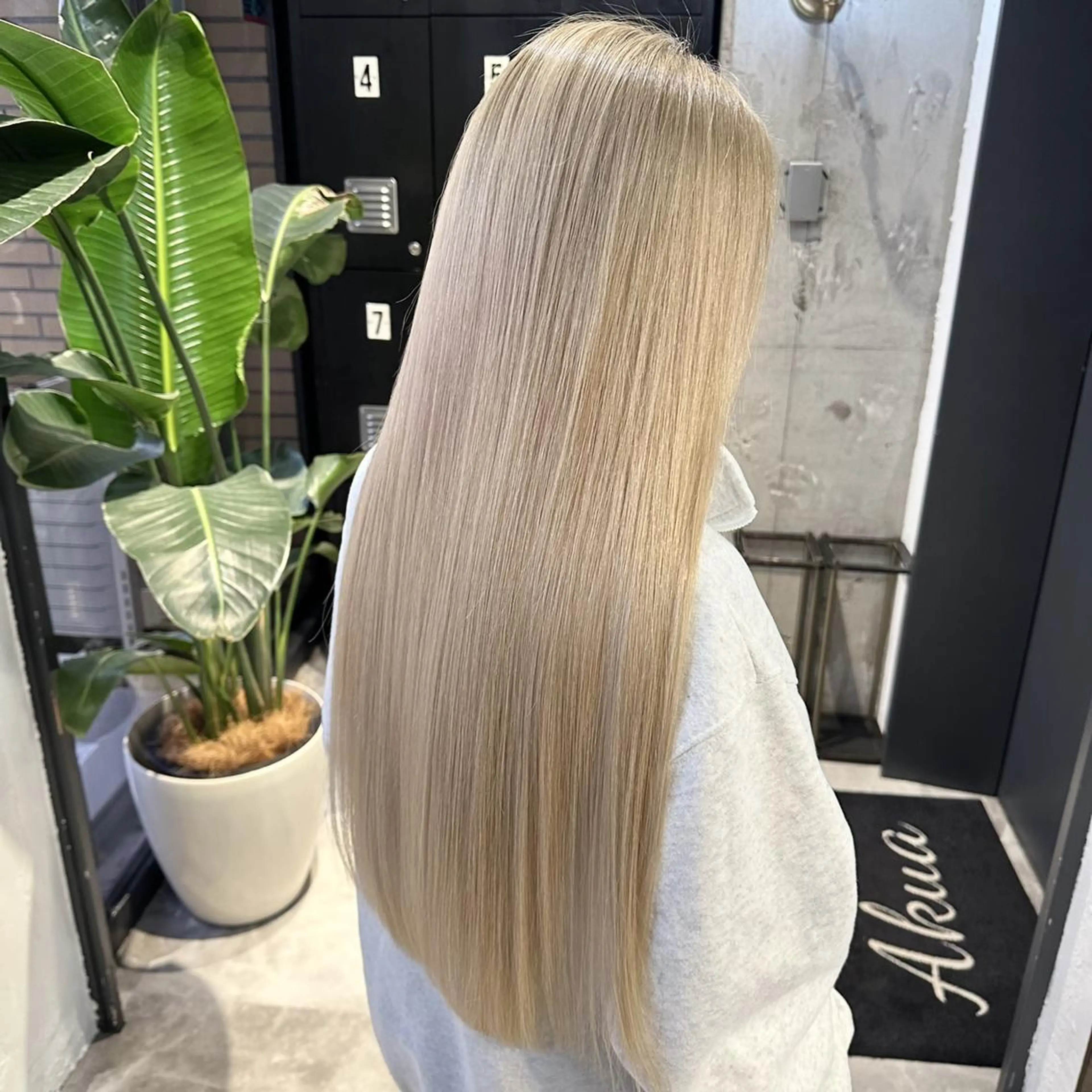 💥学生限定クーポン💥トリプルカラー(ケアブリーチ2回)&メンテナンスカット&カラー&トリートメント⚠️ロング料金なしの写真