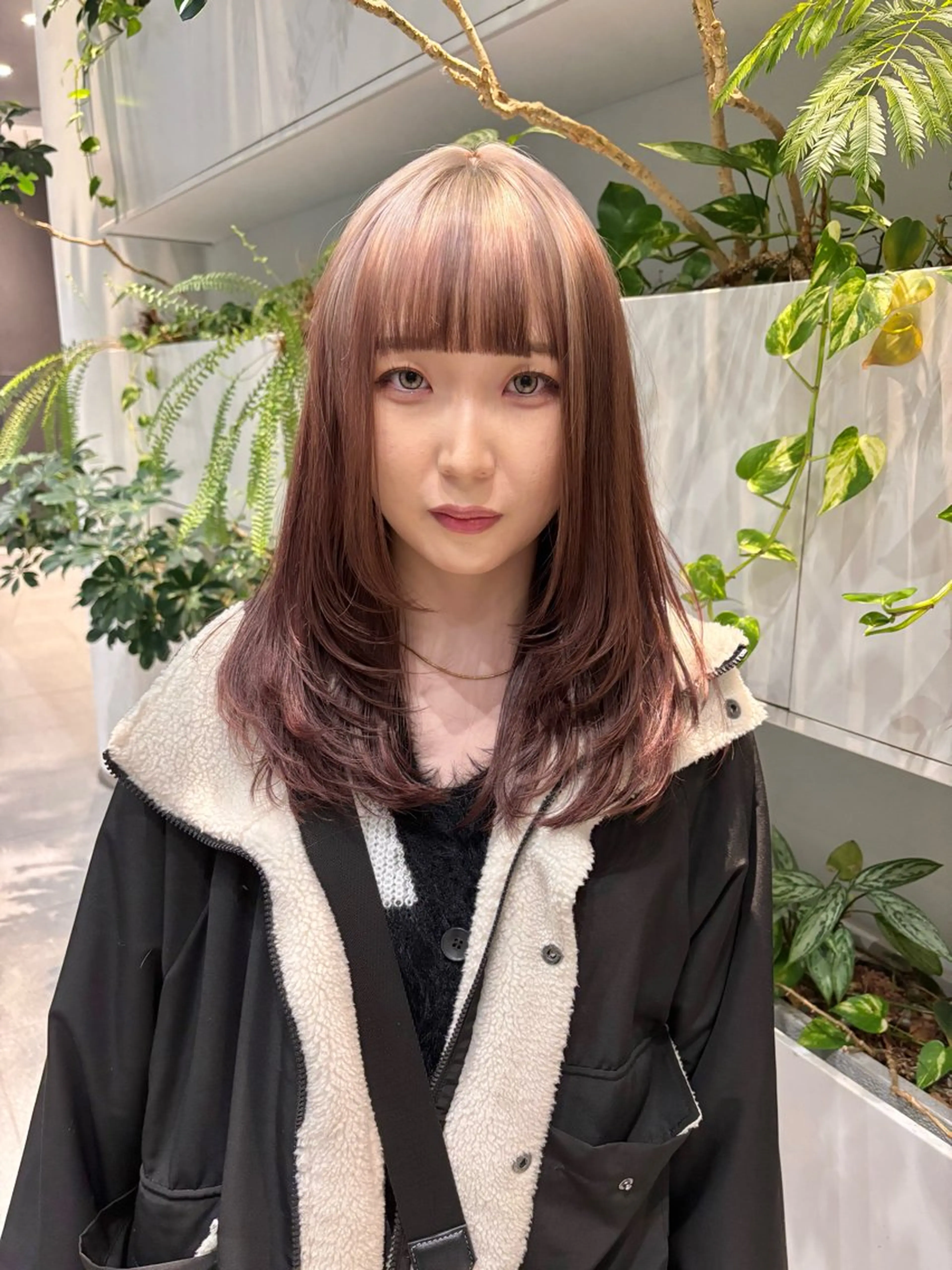 ミディアム カラー レイヤーカット くさかみさき🌼暖色 /耳つぼ/オタク🌼のヘアスタイル