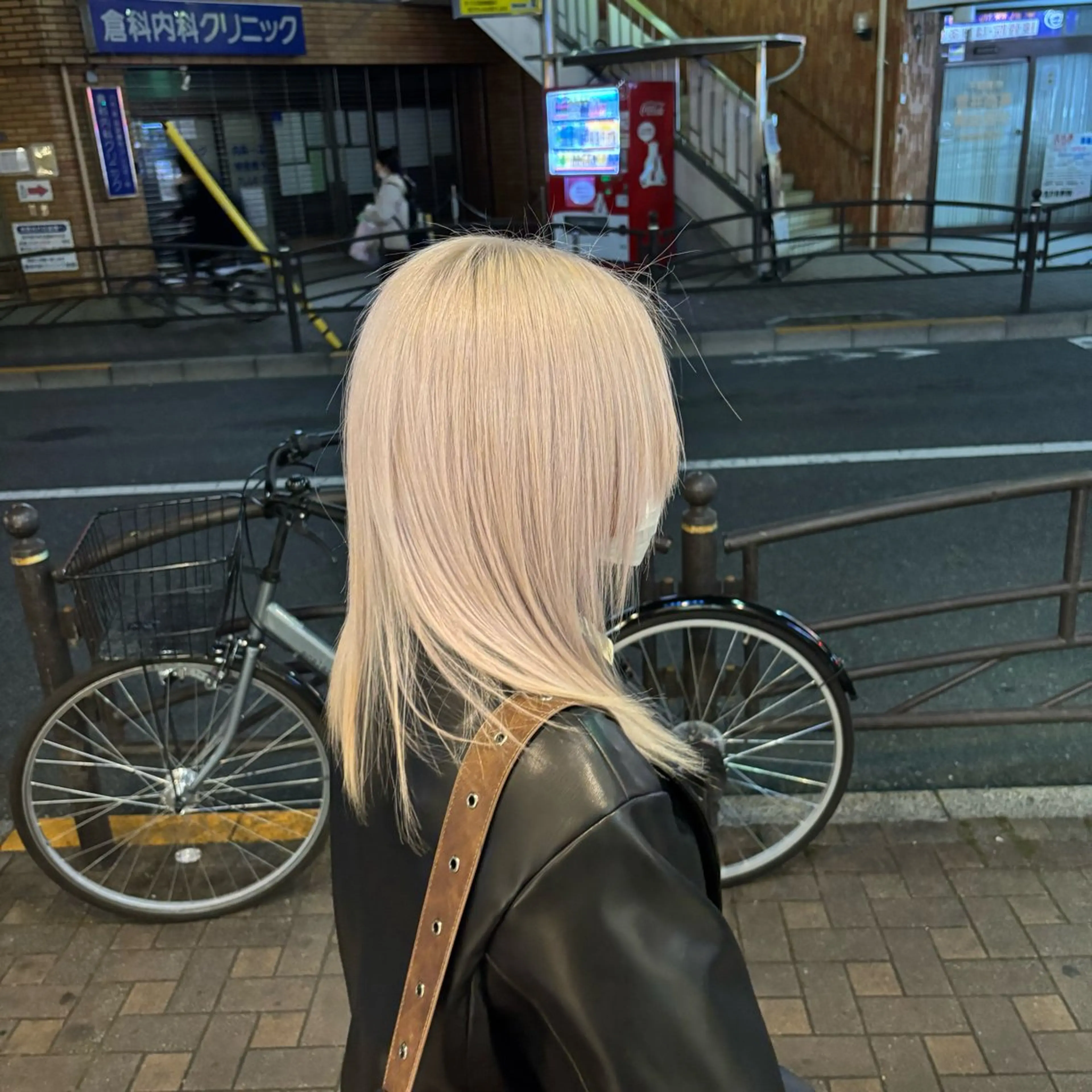 カラー ブリーチ 野田 琉佳のヘアスタイル