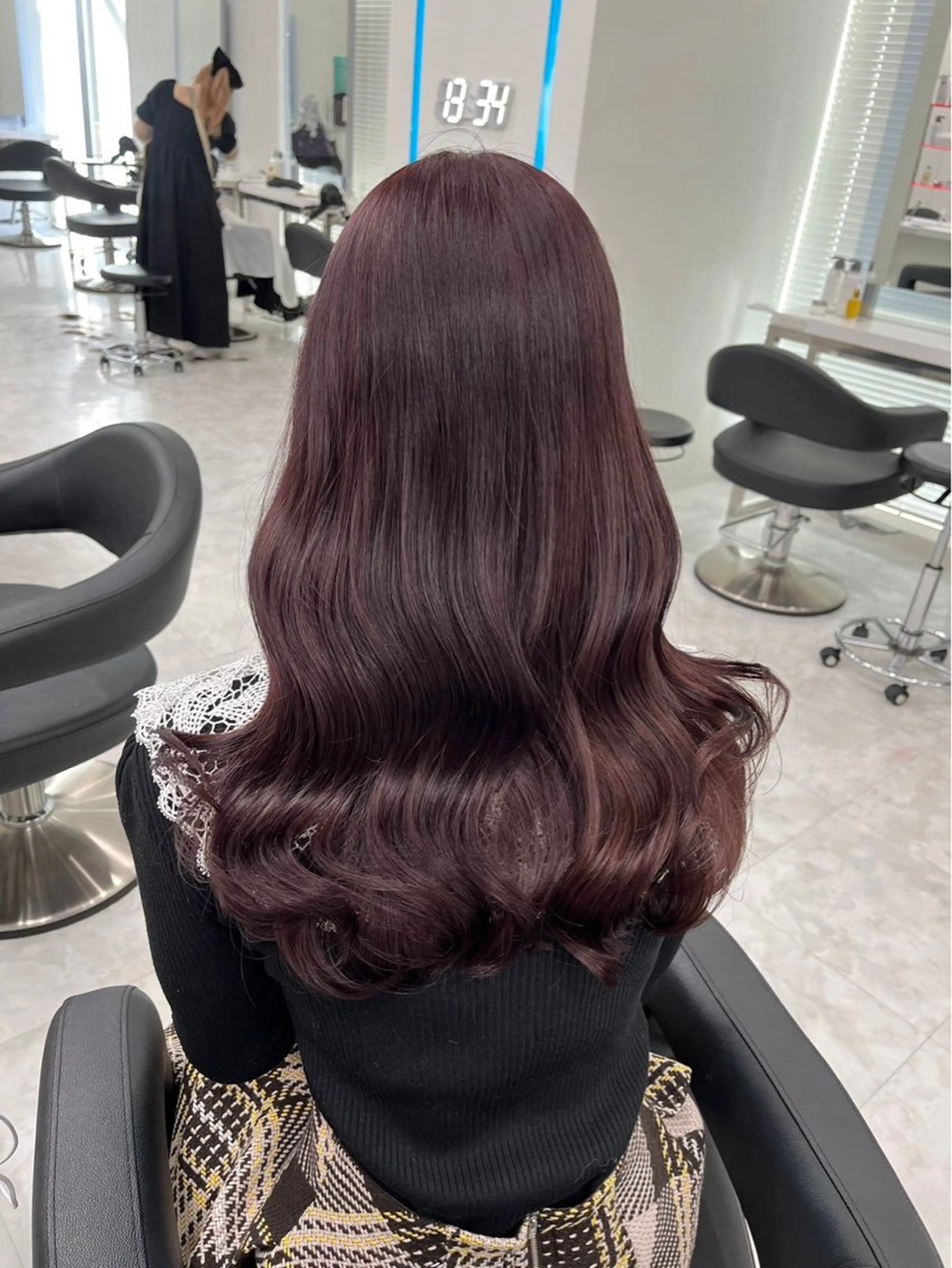 カラー 流行りの透明感カラー ×縮毛矯正🤍ユウのヘアスタイル