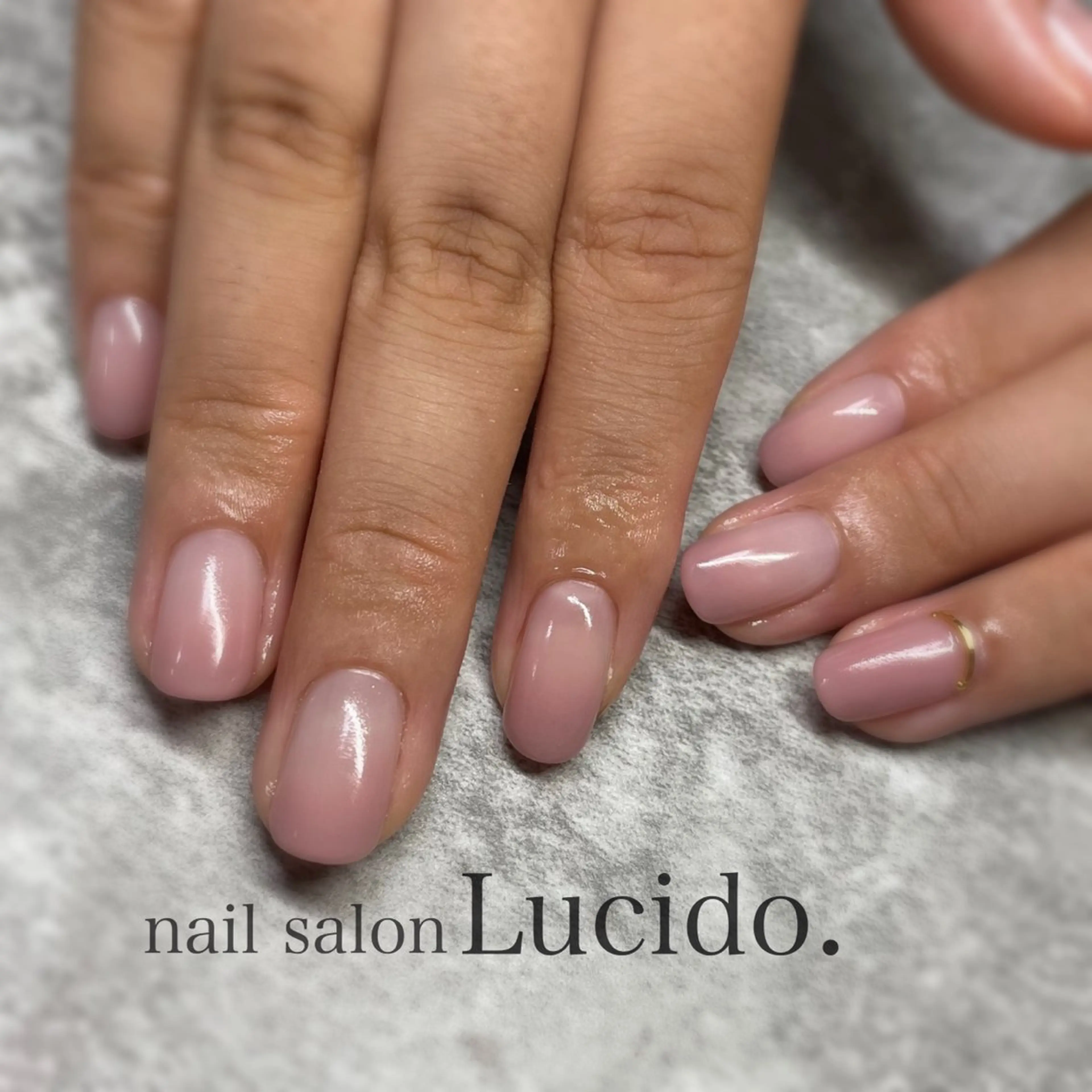 ネイル グラデーション シンプルネイル nail salon Lucido.所属・さかい まいこのネイルデザイン