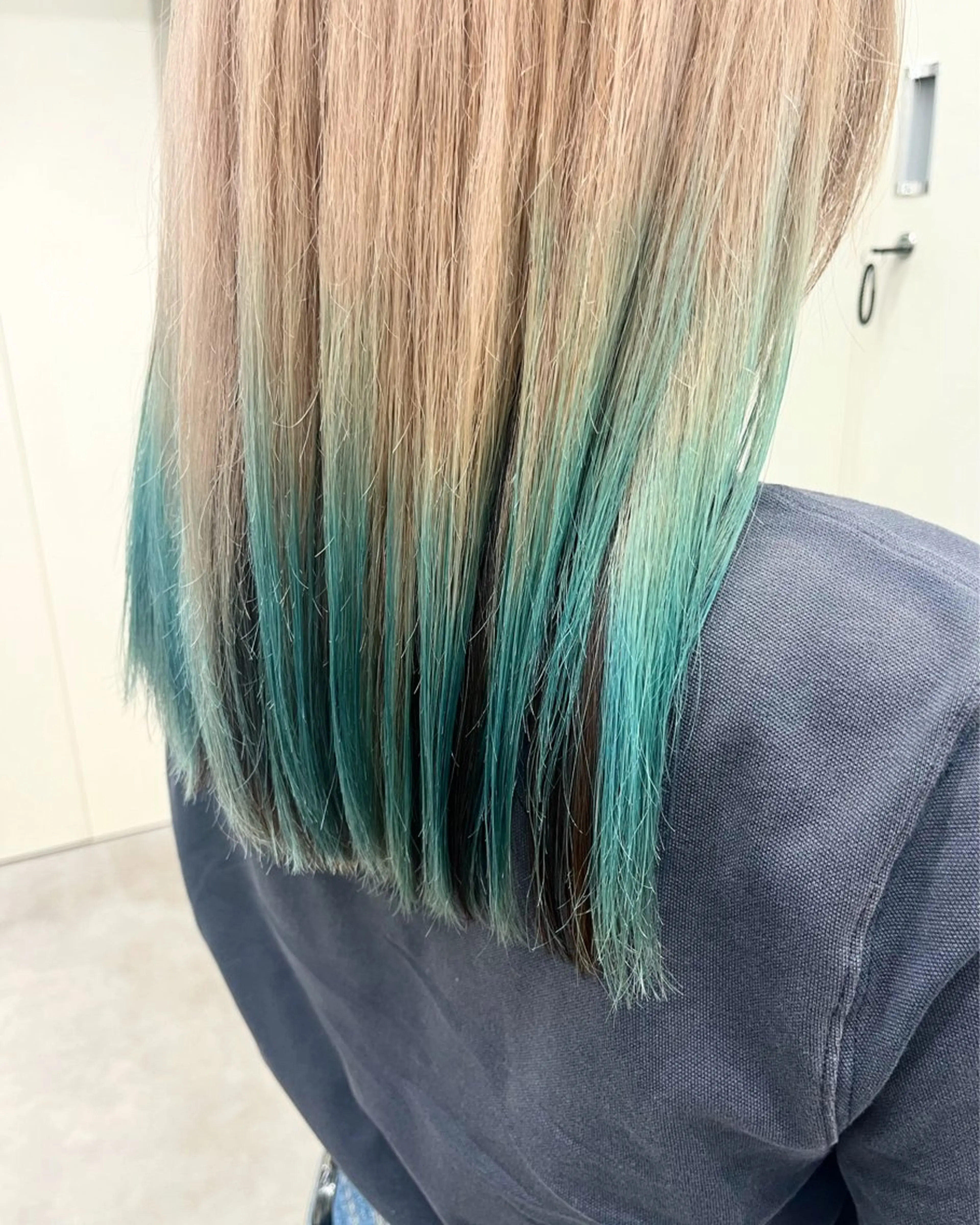 カラー デザインカラー 中村 彩夏のヘアスタイル