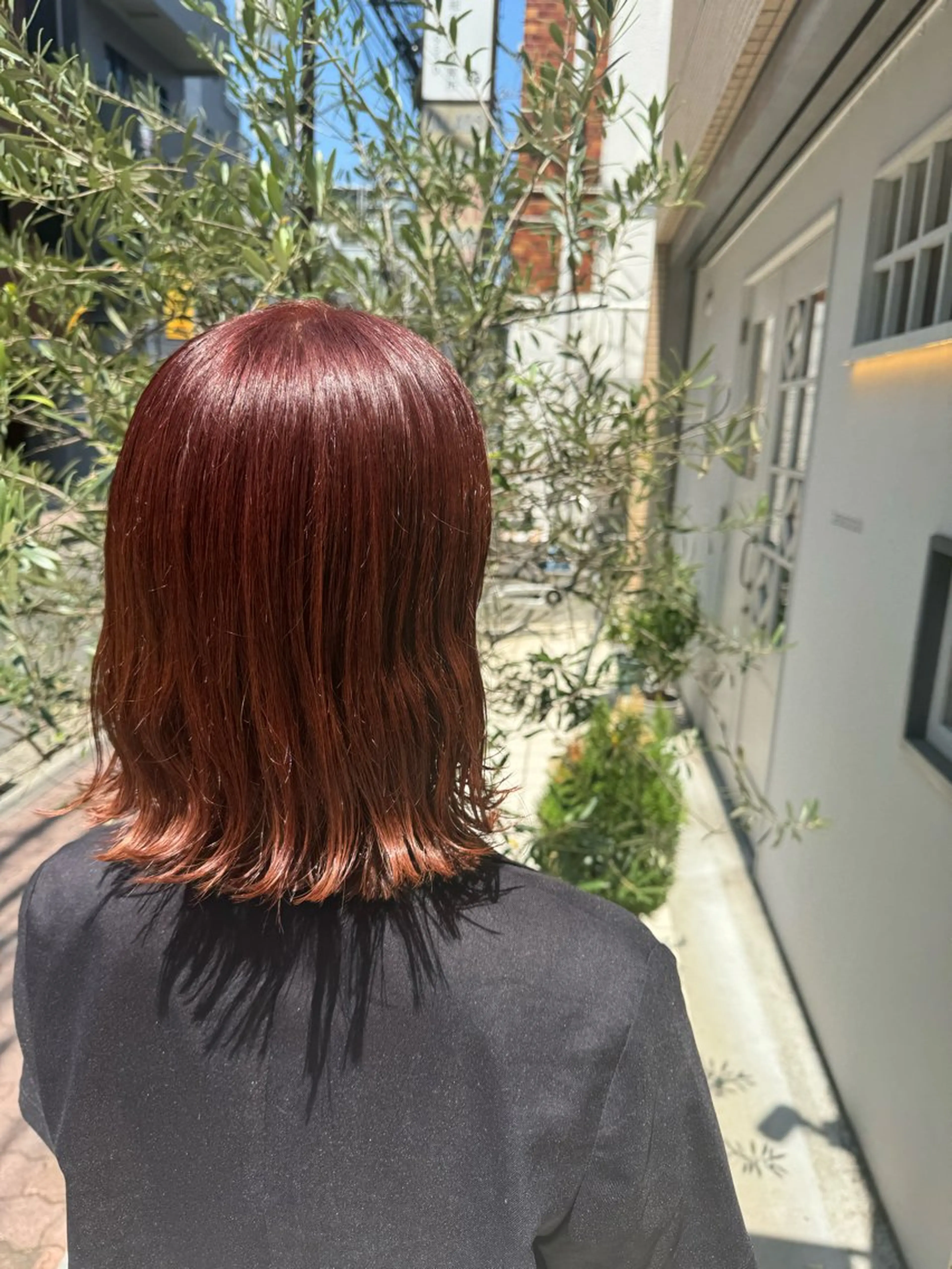 ミディアム 草野ゆずき⌇縮毛矯正 ⌇Wカラー⌇レイヤーのヘアスタイル