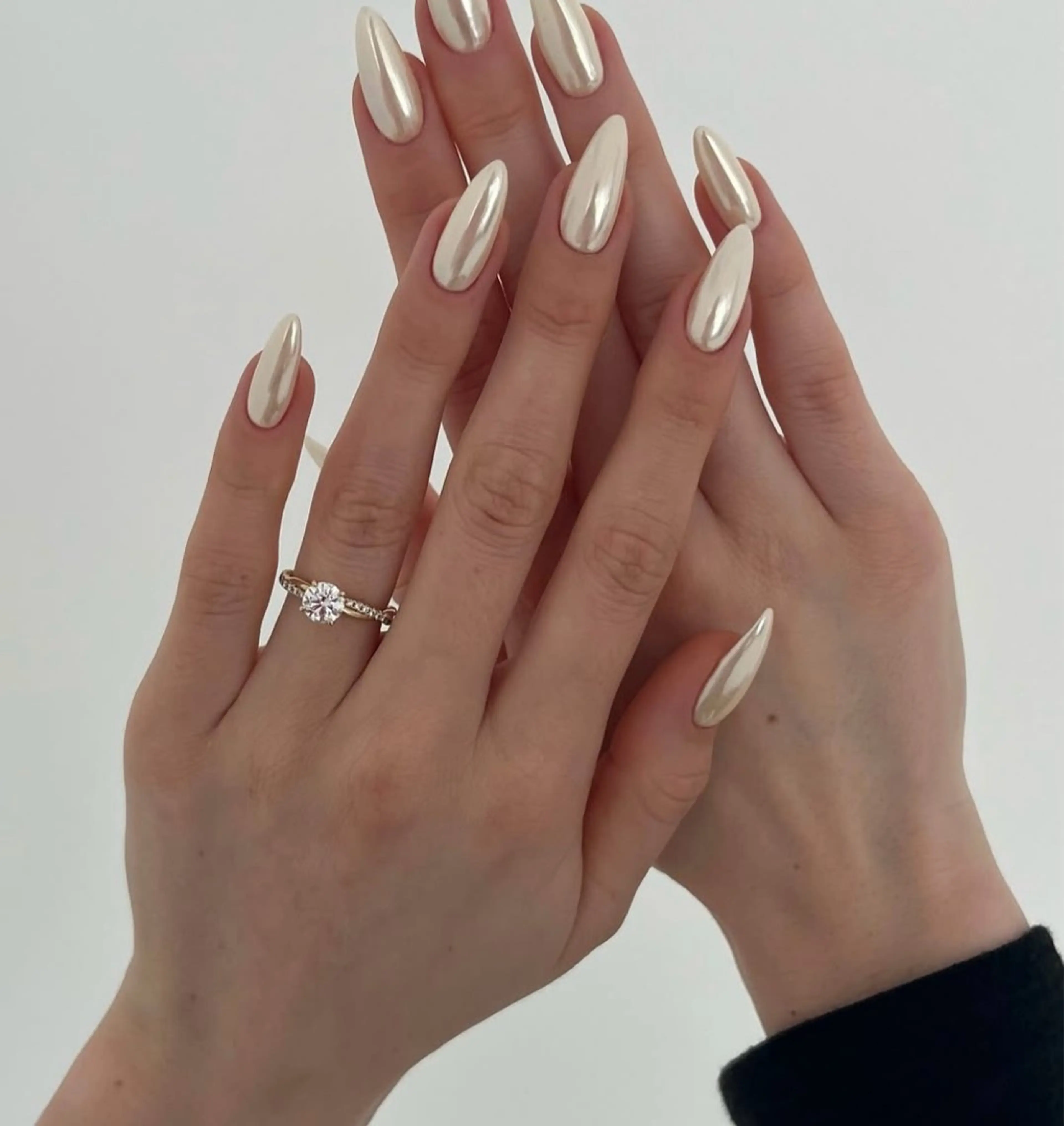 ネイル オーロラネイル ハンドネイル JISOO ANA.CHUOのネイルデザイン