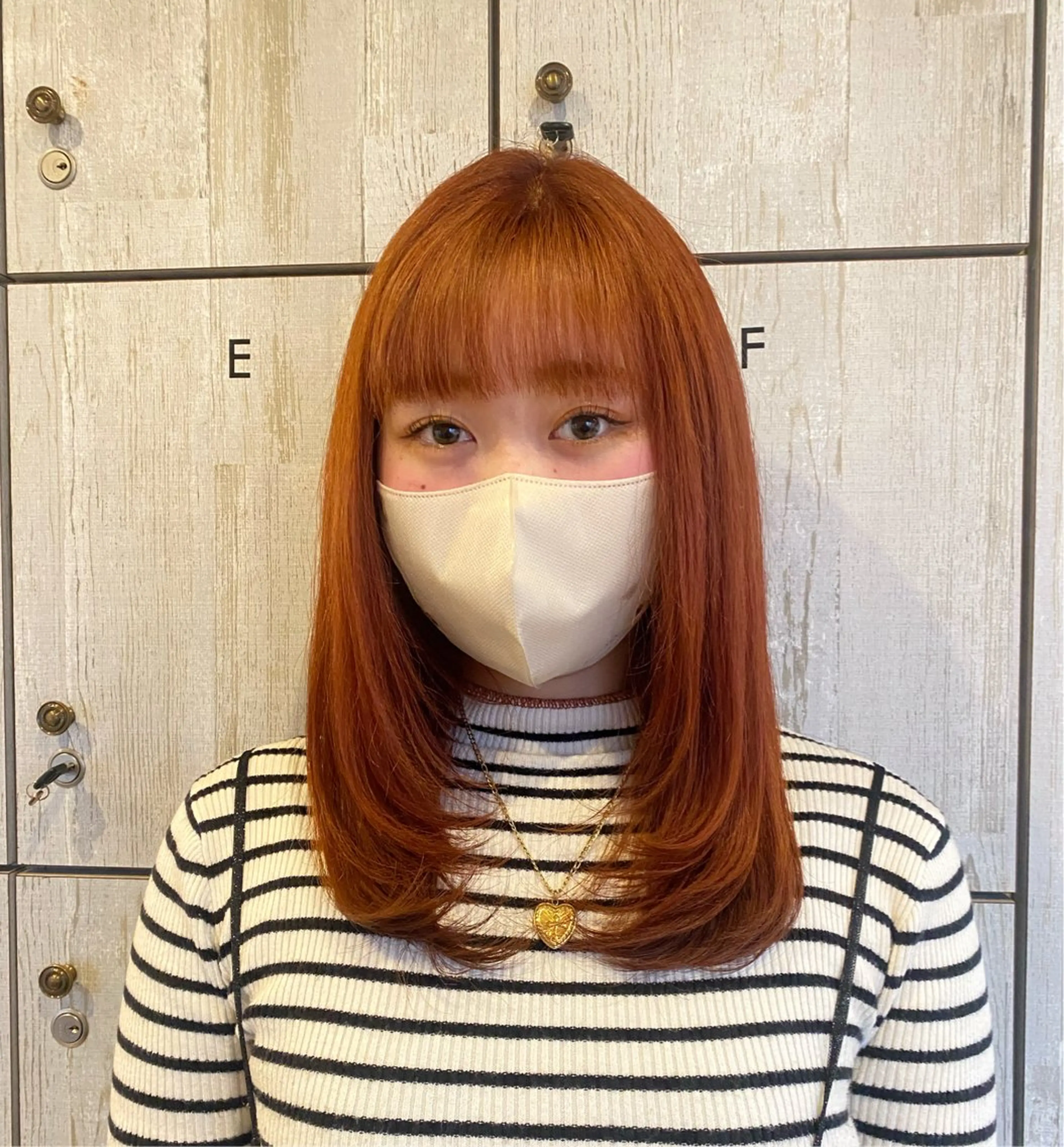 セミロング カラー ブリーチ ケアブリーチ オレンジ 顔周りカット 髪質改善 似合わせレイヤー/ Wカラー🧸こころのヘアスタイル