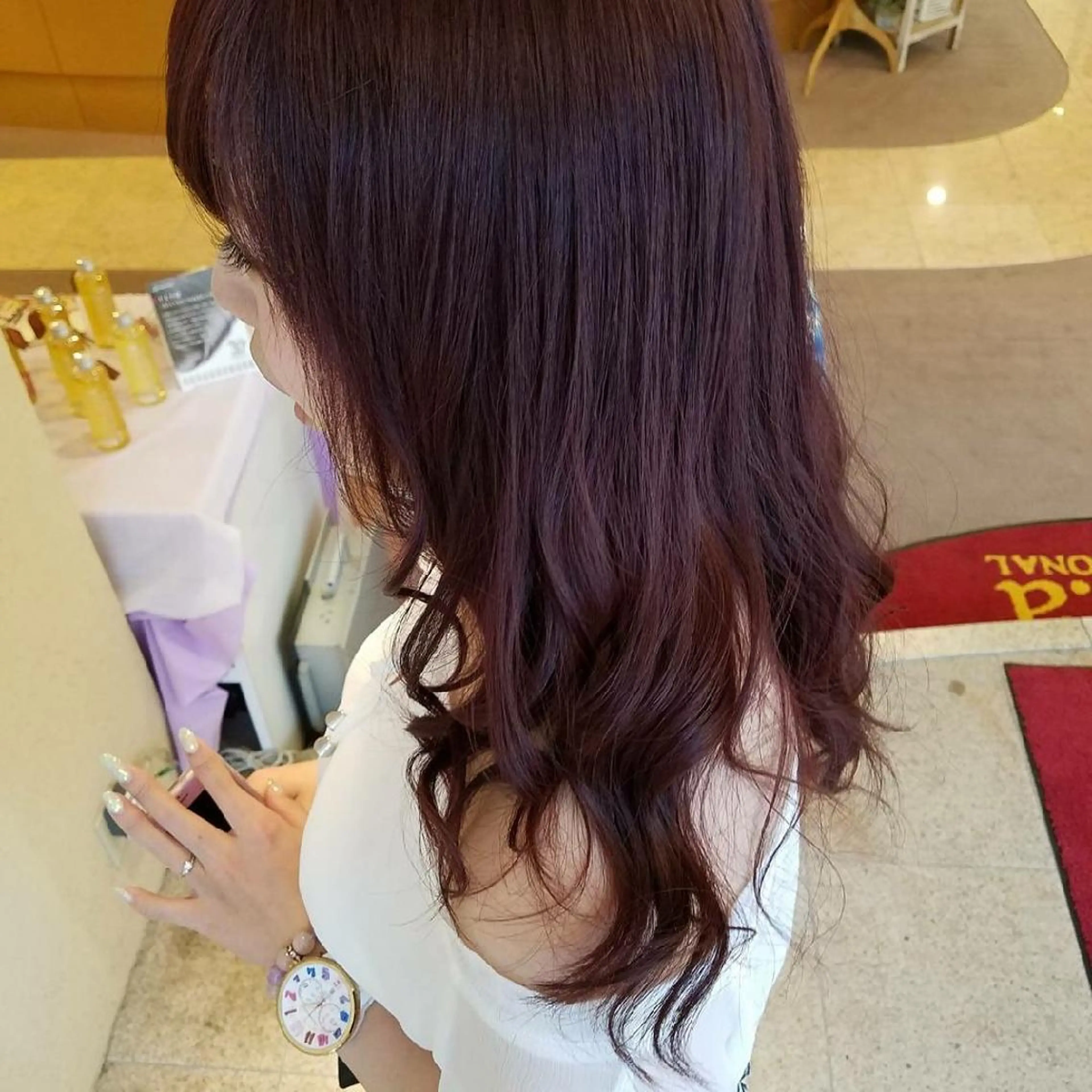 カラー ロング ピンクカラー 美谷添（ミヤゾエ） まどか大人ヘアサロンのヘアスタイル