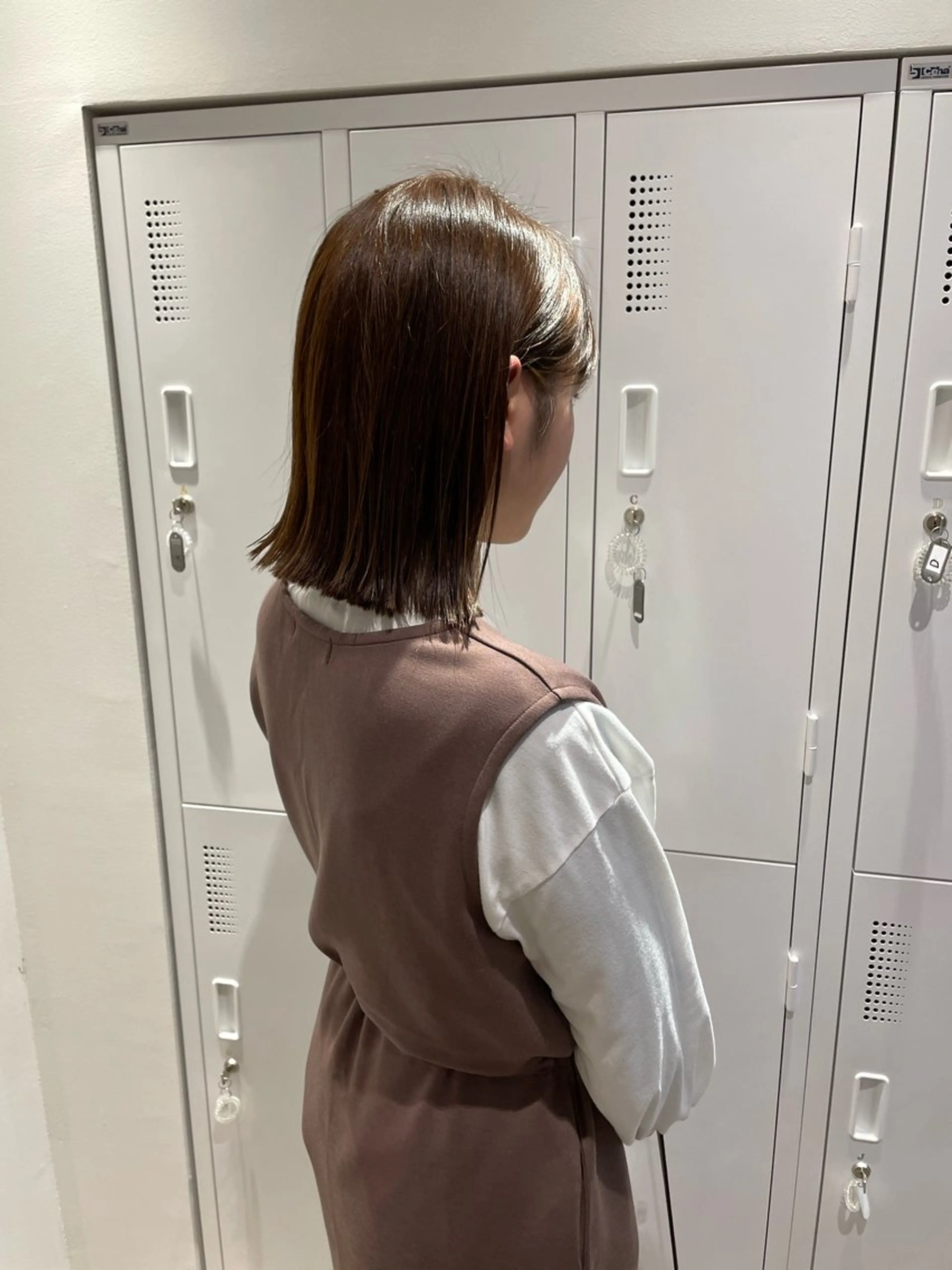 ミディアム ボブ カット ヘアカラー 山本 愛永のヘアスタイル