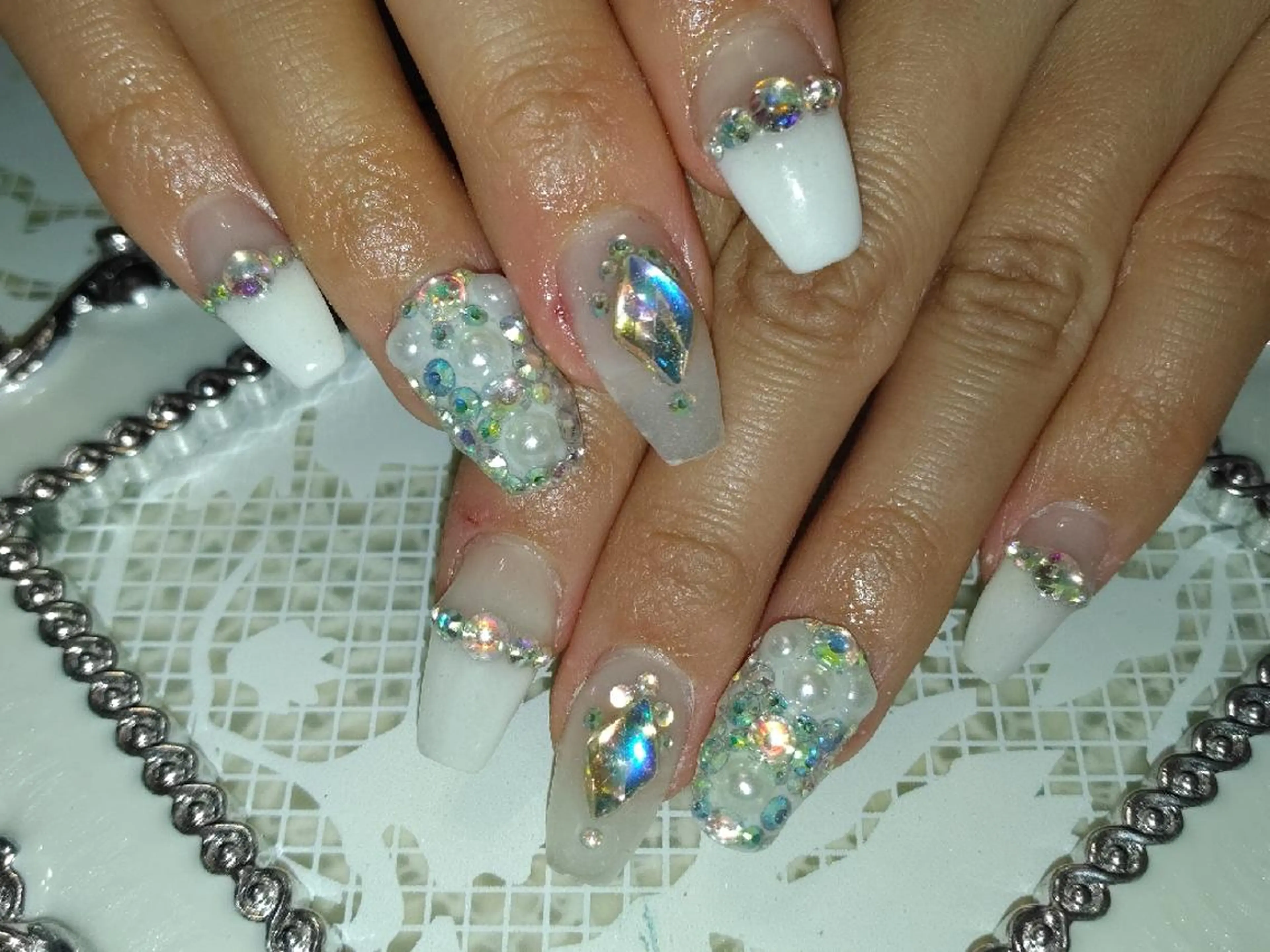 ネイル エステとネイル ローズコンフォートのネイルデザイン