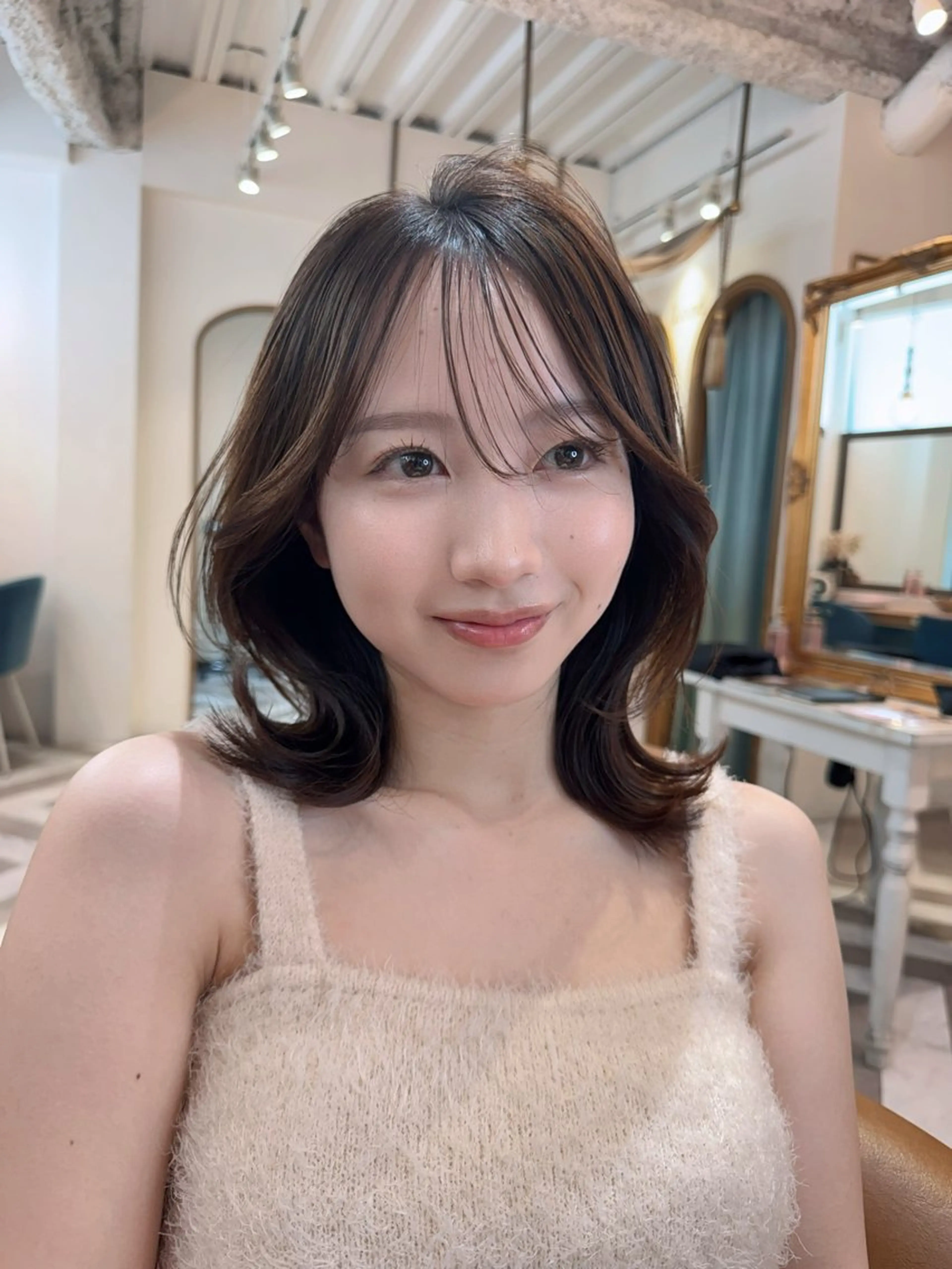 ミディアム カラー カット ヘアカラー トリートメント レイヤーカット /透明感カラー西田のヘアスタイル