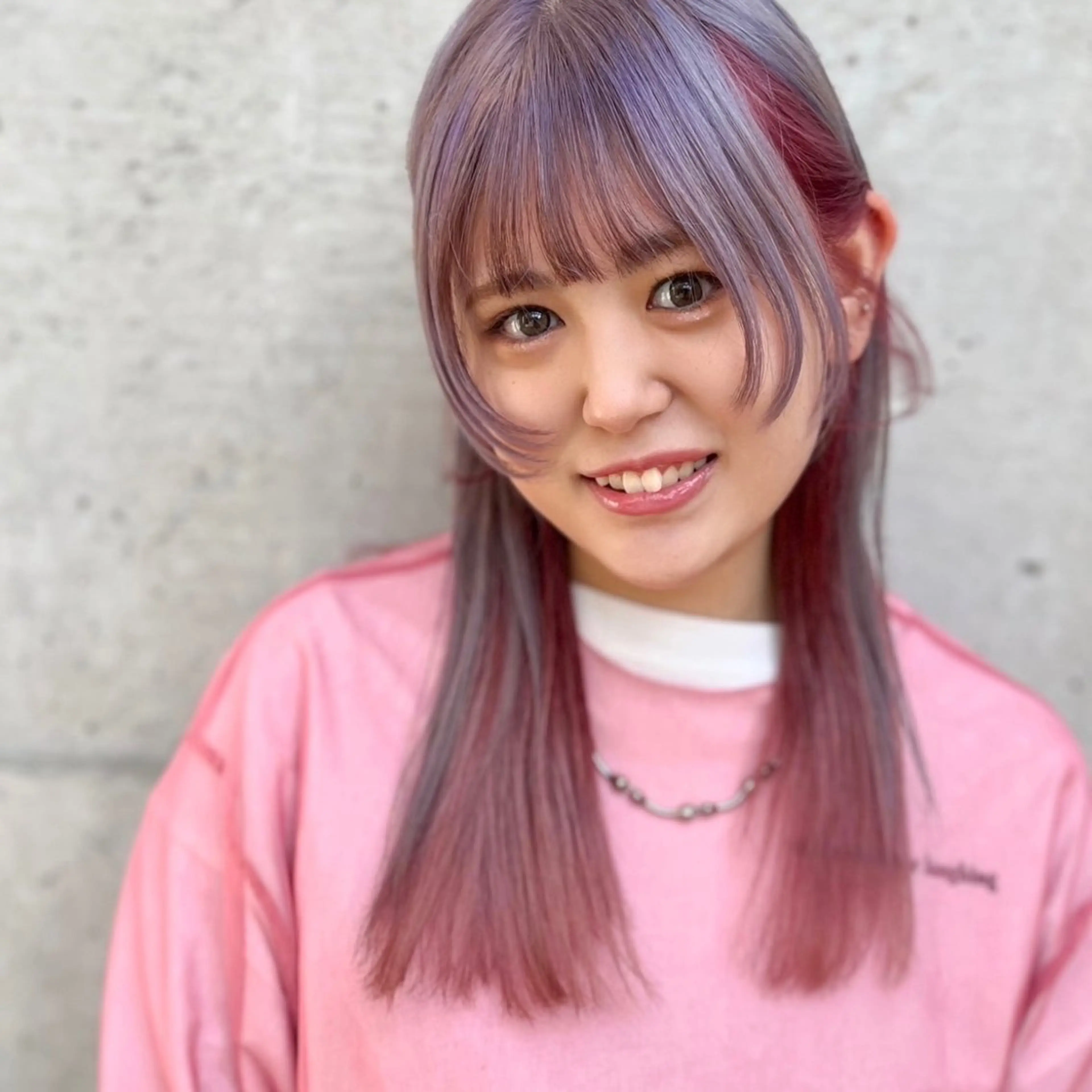 セミロング カラー moana surfriderのヘアスタイル